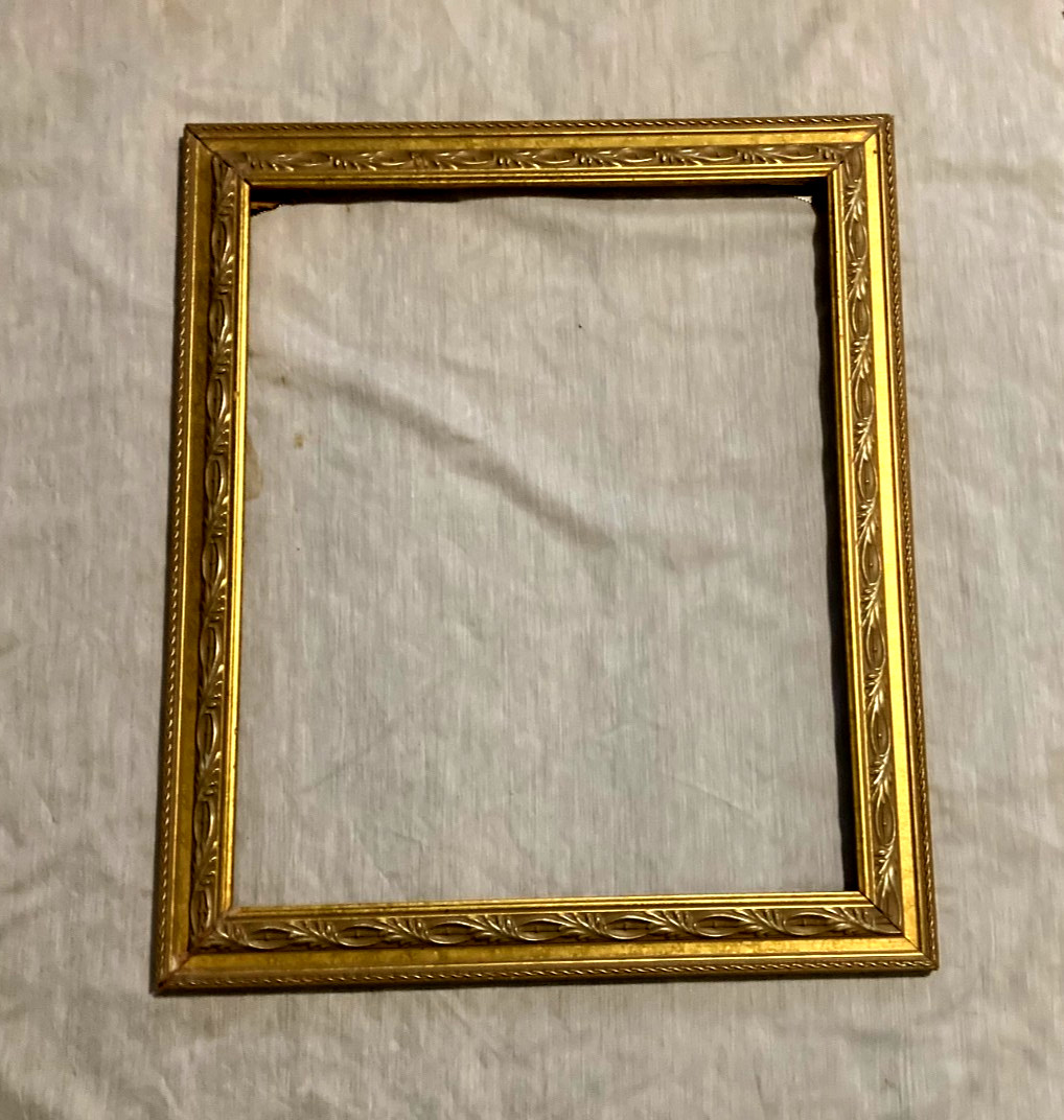 Vintage LEAF Ornate  Gold Gilt Wood Picture Frame - Fits 18\