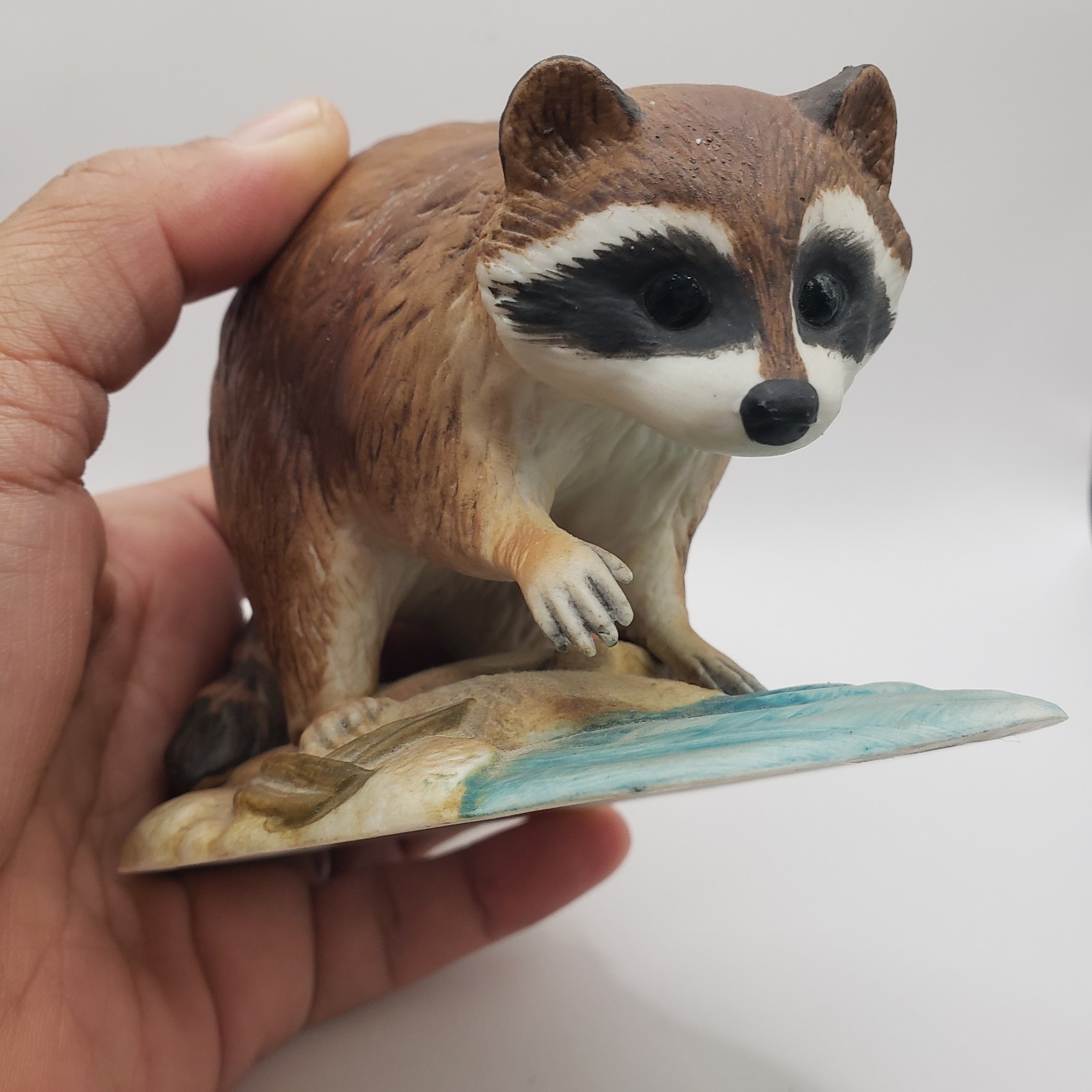 Andrea By Sadek 1984 Racoon Brown Figurine Looking Into Water #7001  9cm 4.5\