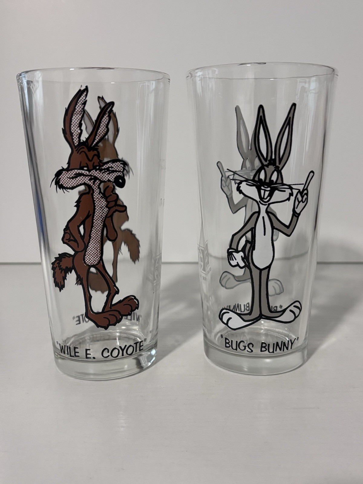 Warner Bros Looney Tunes Bugs Bunny/Wile E. Coyote Pepsi Glass Collector Series