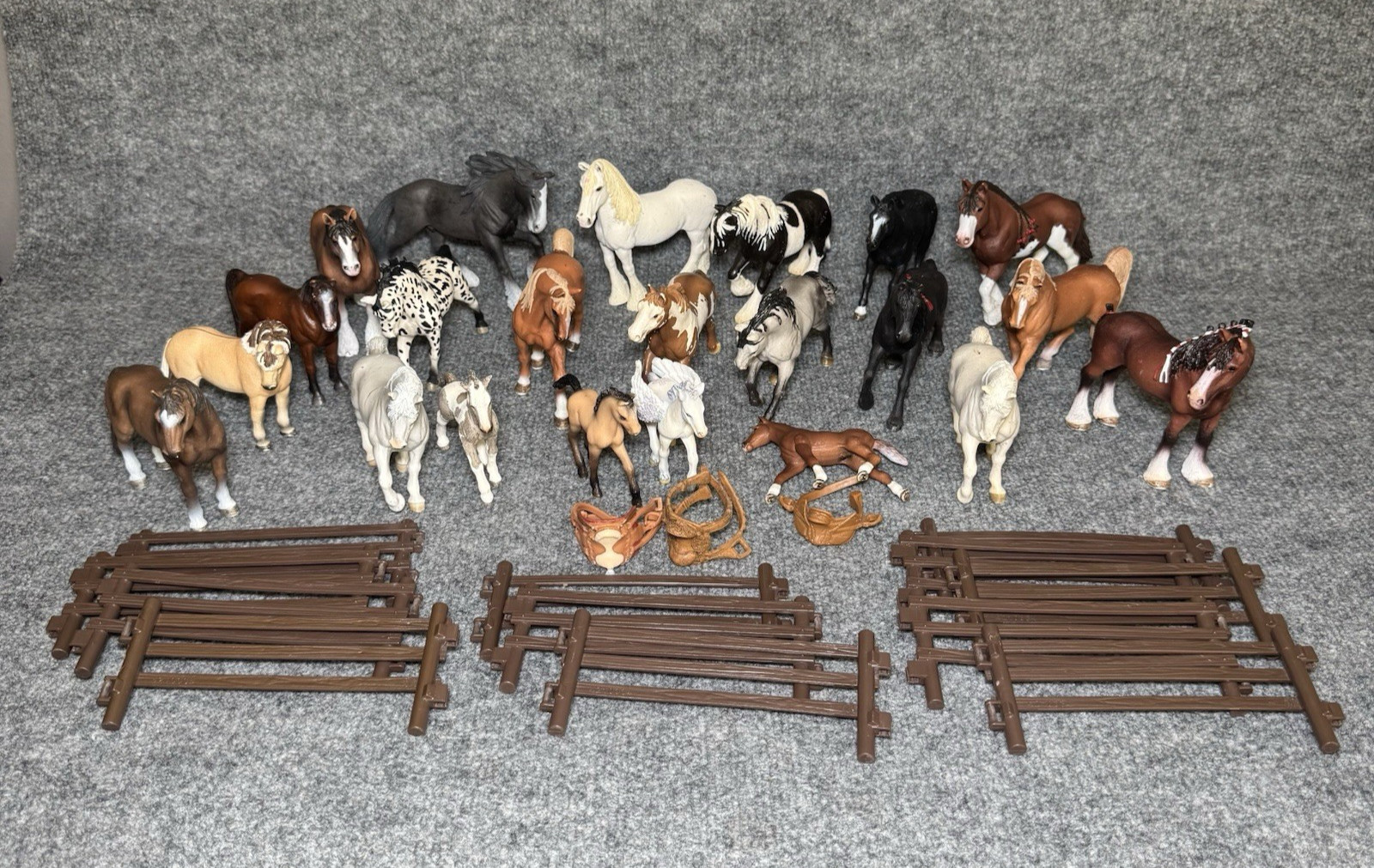 Schleich Germany Horses Figurines Animals w/ Fences & Accessories Large Lot