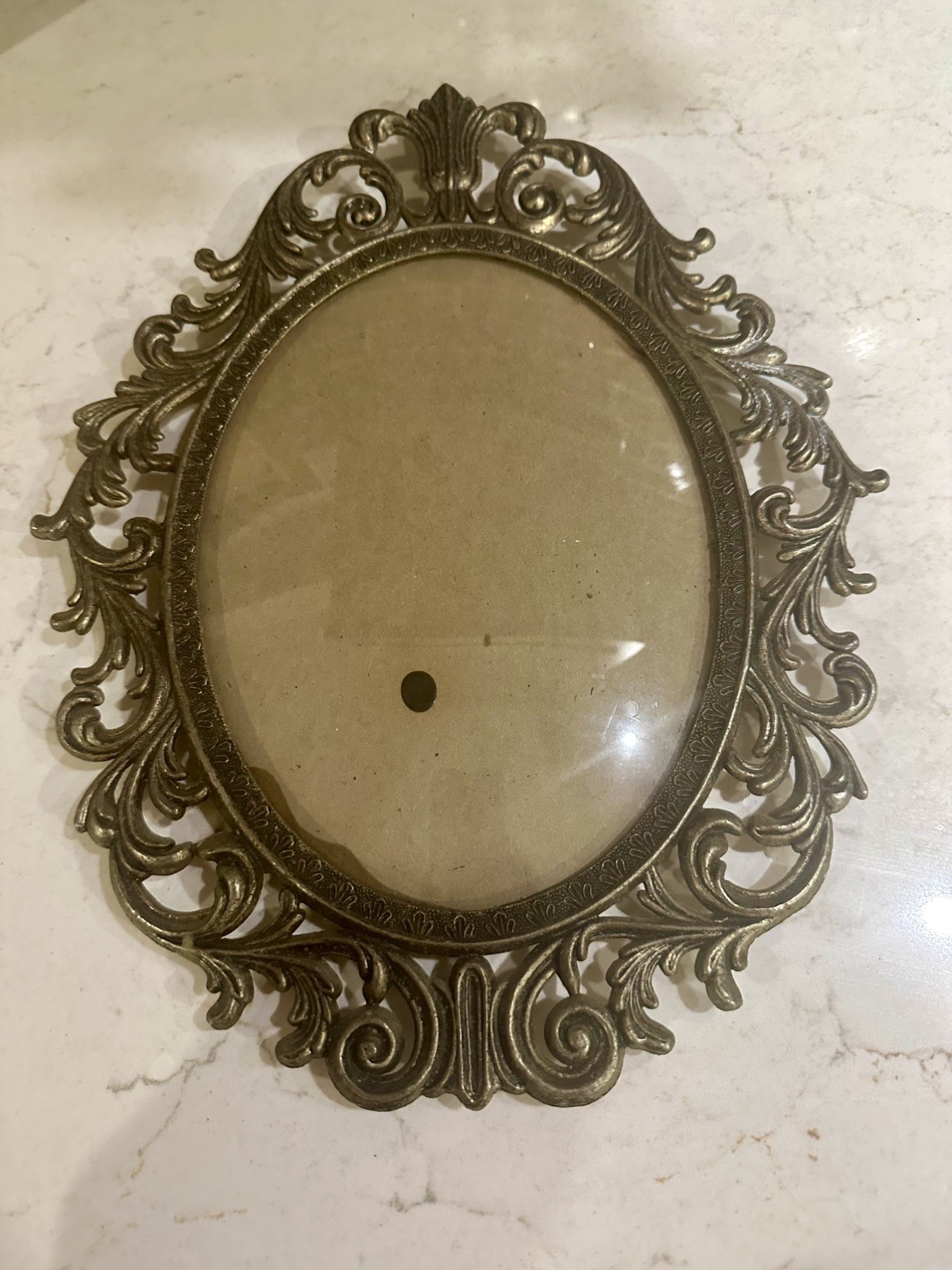 Vtg Ornate Oval Domed Convex Glass Brass Tone Picture Frame Wall Hanging