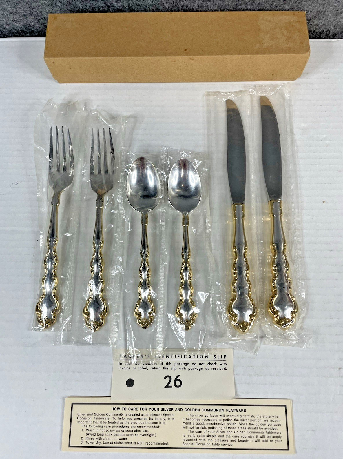 Oneida Community Gold Accent Modern Baroque Silverplate Set Of 5 Place Setting Oneida Community Gold Accent Modern Baroque Silverplate Set Of 5 Place Setting