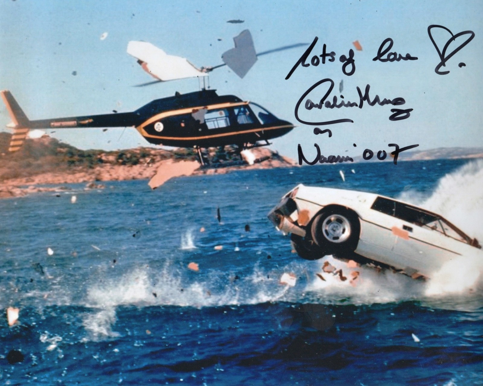CAROLINE MUNRO SIGNED JAMES BOND AUTHENTIC AUTOGRAPH SPY WHO LOVED ME 10-8  COA