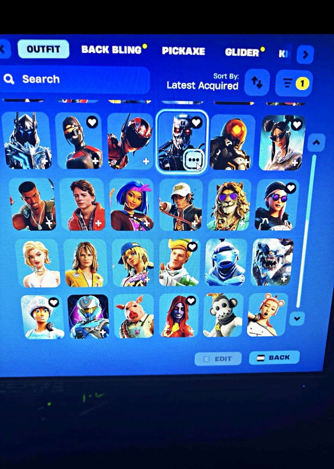 Msg me first/ fort acc 4 sell- Character Outfits, Back Bling, Pickaxes, Gliders
