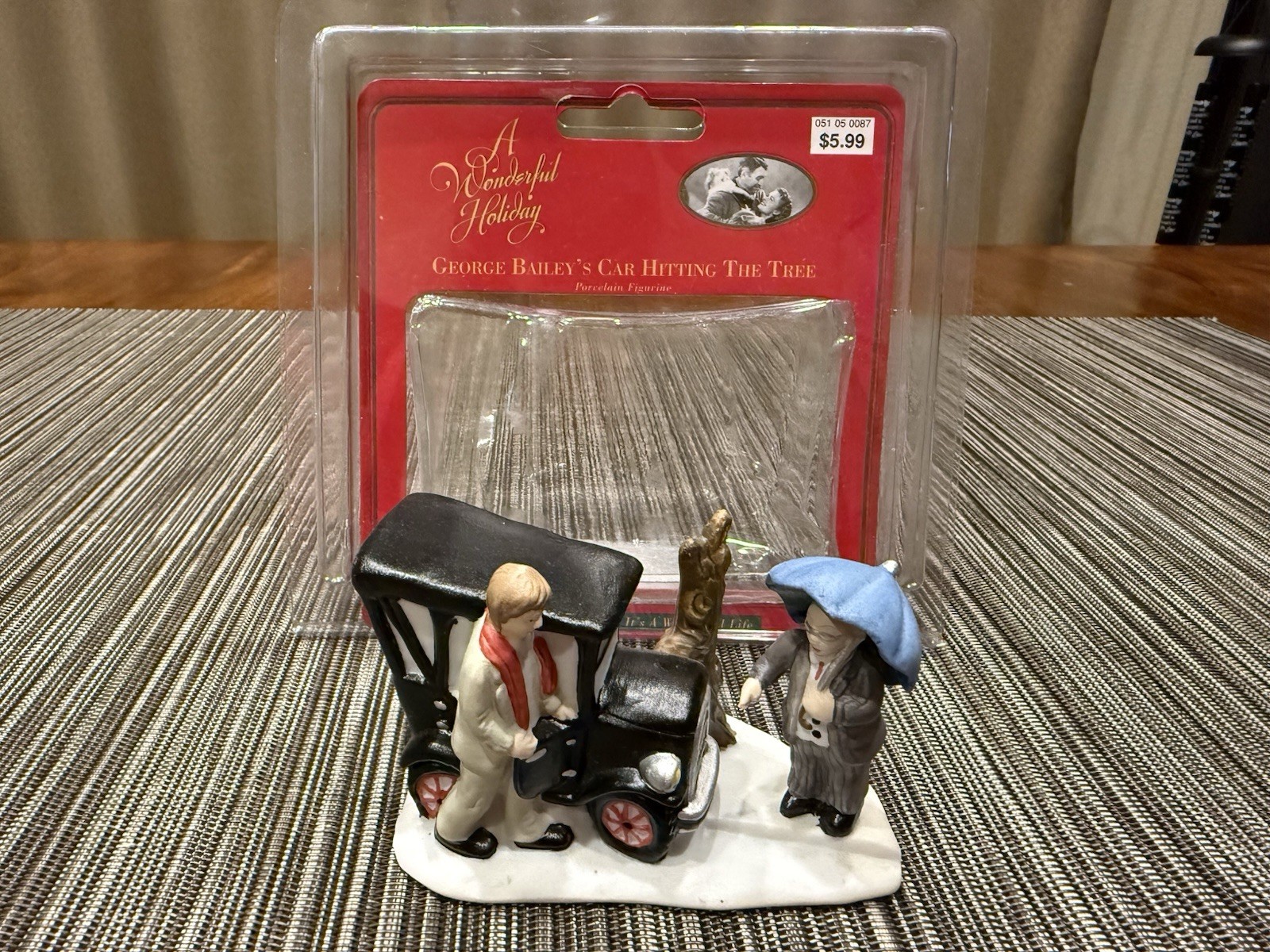 Its A Wonderful Life Holiday Village George Bailey\'s Car Hitting Tree Figurine