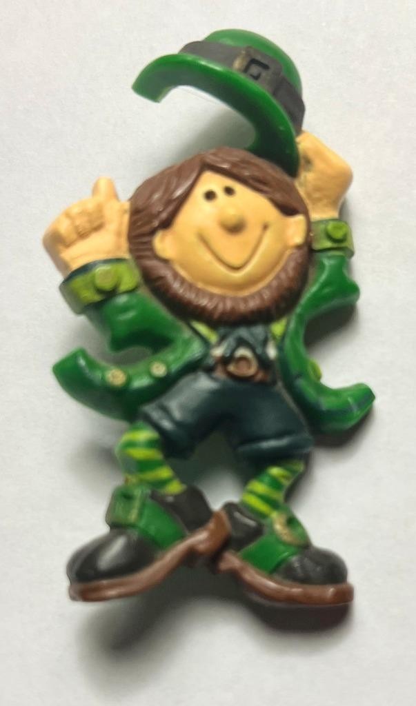 Vintage St Patrick’s Day Kitschy Irish Leprechaun Pin Brooch Hallmark Cards 2.5\
