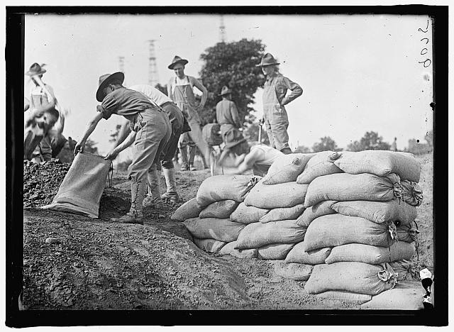 Photo:WWI Camp 1917 1918 Soldiers Filling Sandbags Labor Scene