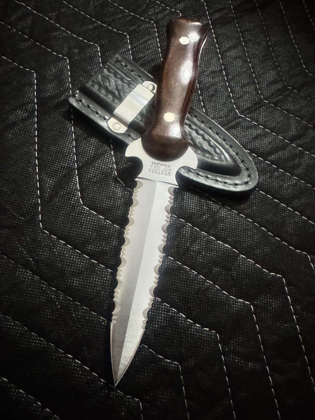 Vintage Western SERRATED W77 Knife NEW With Original Box And Sheath 