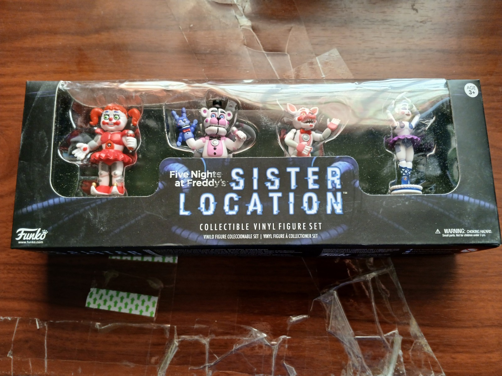 Five Nights at Freddys Sister Location Collectible Vinyl Figure Set Damaged Box