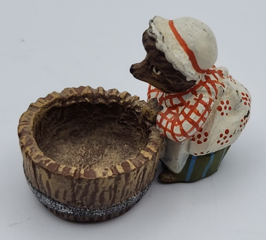 Vienna Bronze Mark - Beatrice Potter Mrs. Tiggy Winkle with Basin Basket