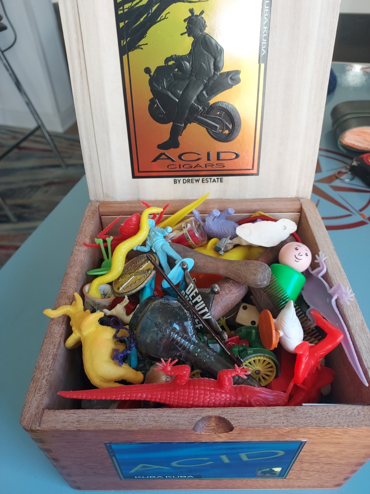 1 Lb 10 Oz Lot Junk Drawer Vintage Toys Trinkets Smalls Resell Display