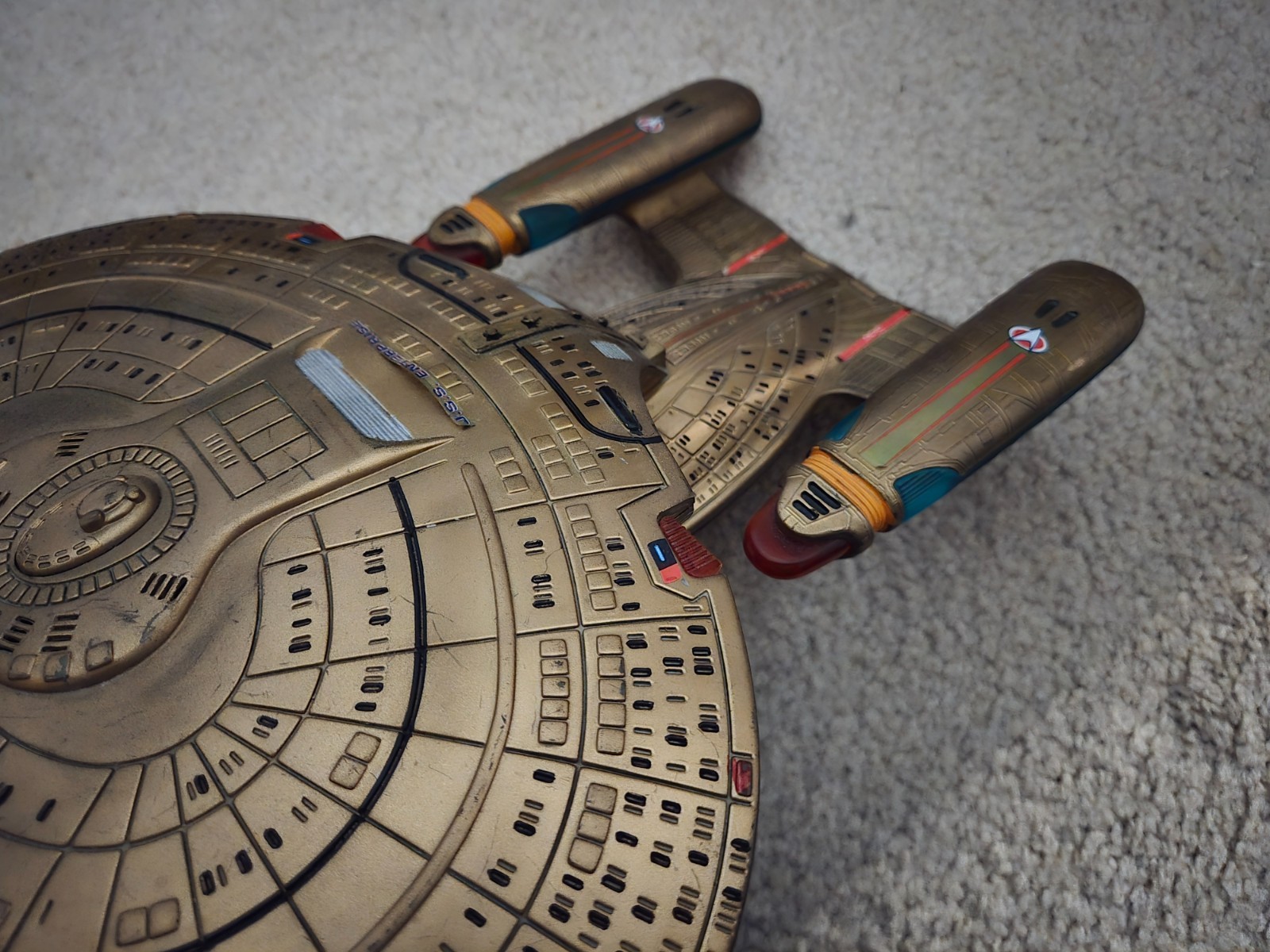 Playmates STAR TREK  1701-D 7th Anniversary Gold Space ship [USED - POOR]