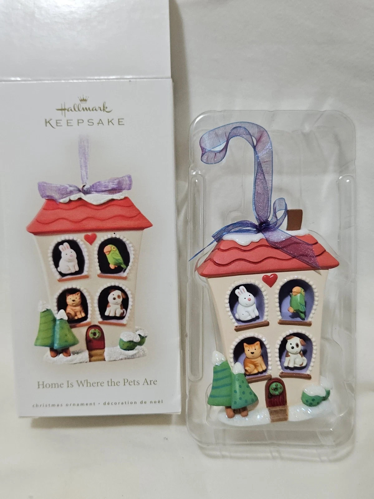 Hallmark Keepsake Home is Where The Pets Are Christmas Ornament -AM-11-1-152