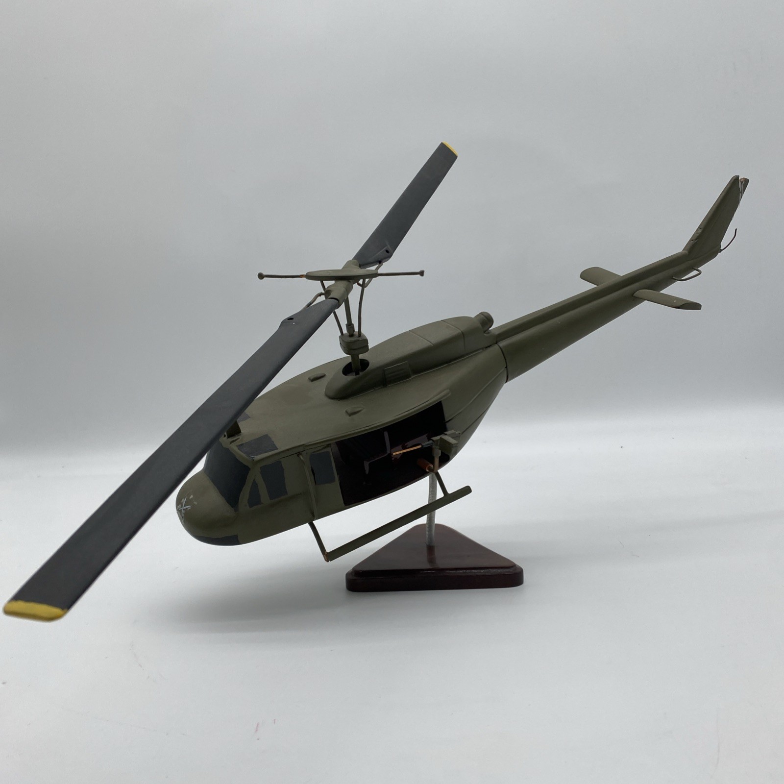 UH-1H Huey, Helicopter Squadron VNAF DA NANG, 16\