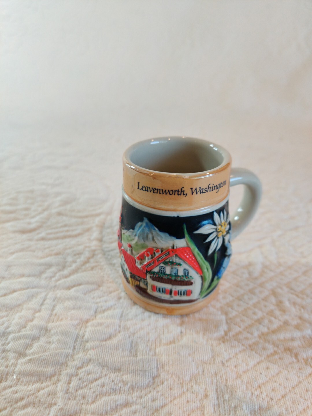 D.N.&E.I. Leavenworth Washington Mini Souvenir Beer Mug