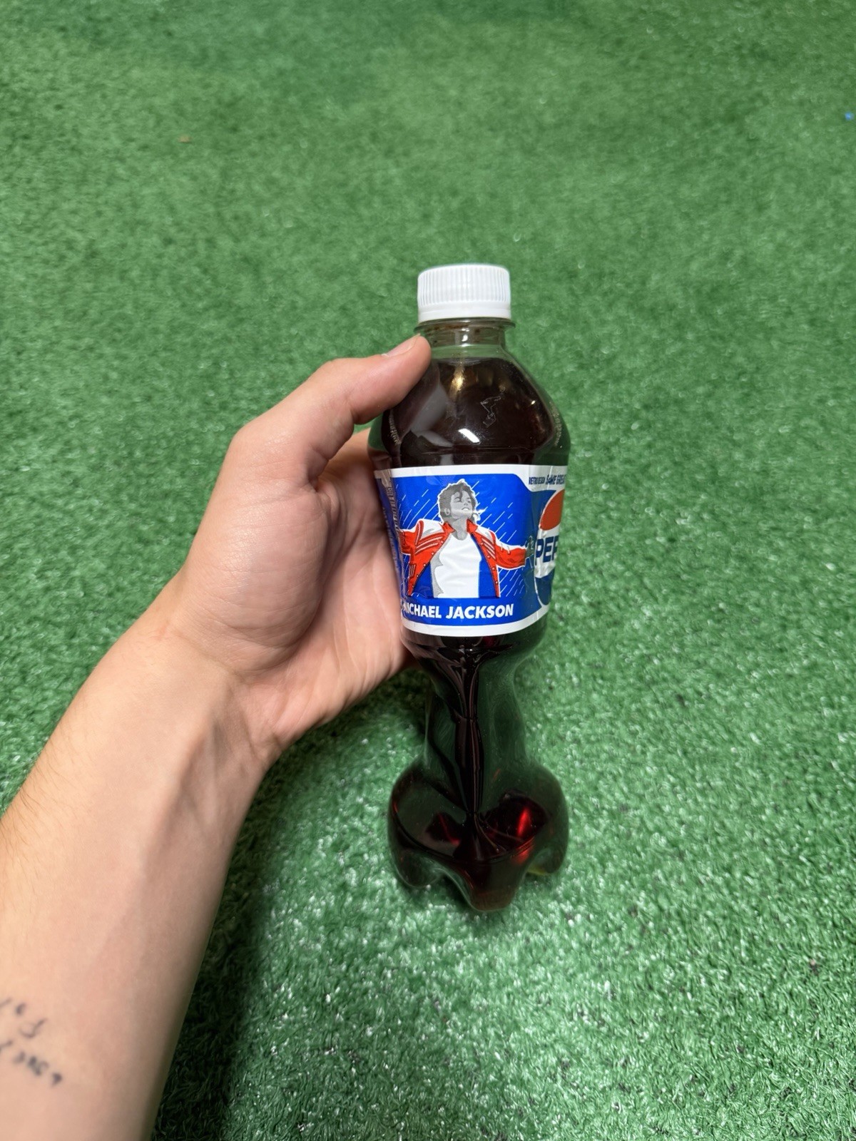 Factory Sealed 2018 Commemorative Michael Jackson Pepsi Bottle Limited Ed Rare