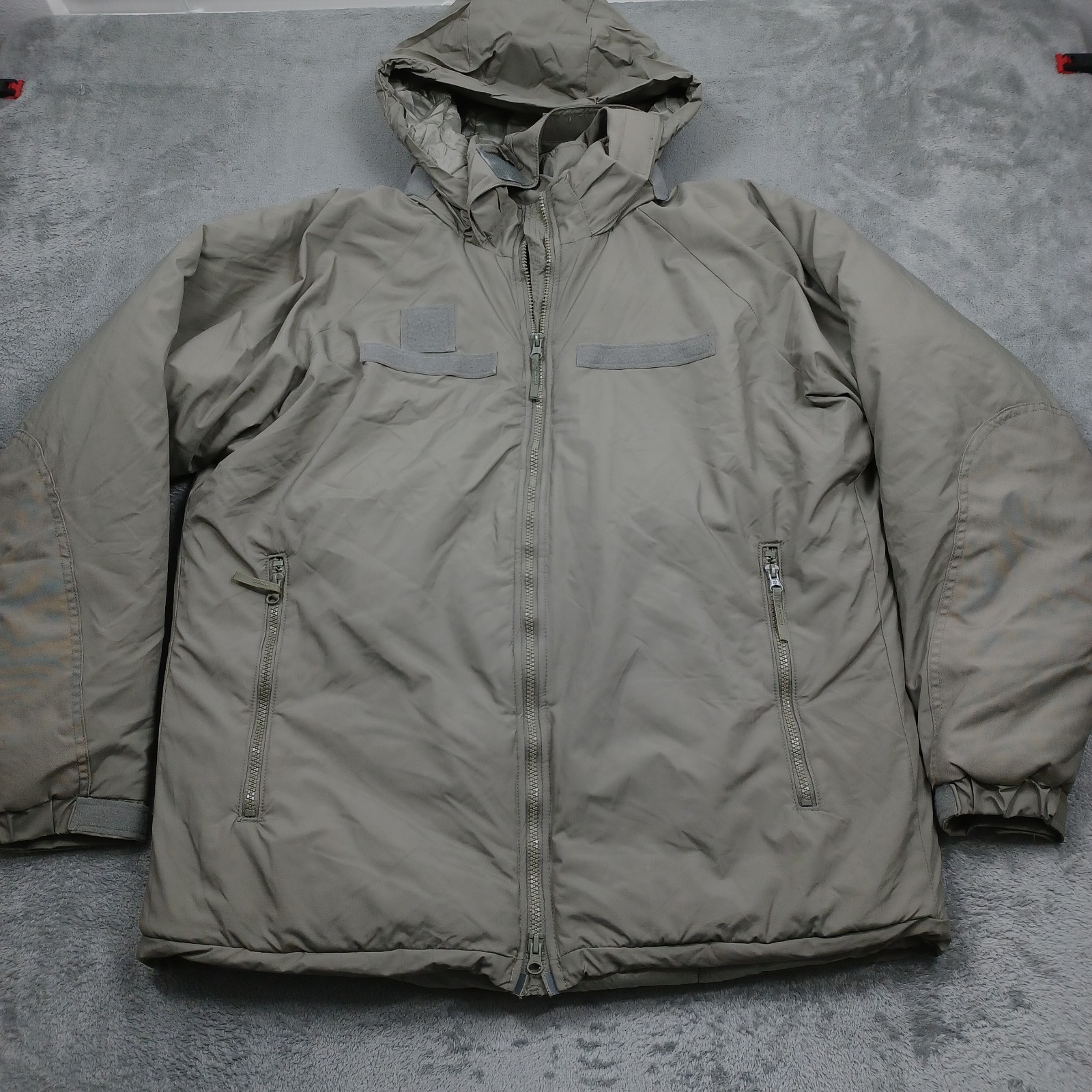 US Military Jacket Mens Medium Gray Parka Extreme Cold Weather Gen III ECWCS US Military Jacket Mens Medium Gray Parka Extreme Cold Weather Gen III ECWCS