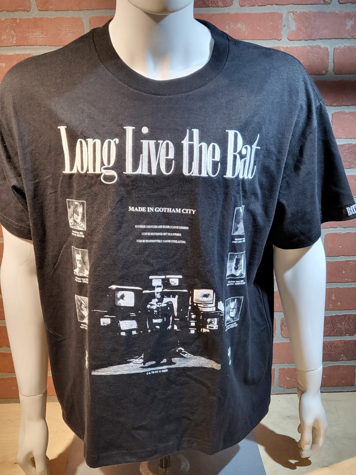 Batman Long Live the Bat T-Shirt Mens Size XL NEW with Tags Batman Long Live the Bat T-Shirt Mens Size XL NEW with Tags