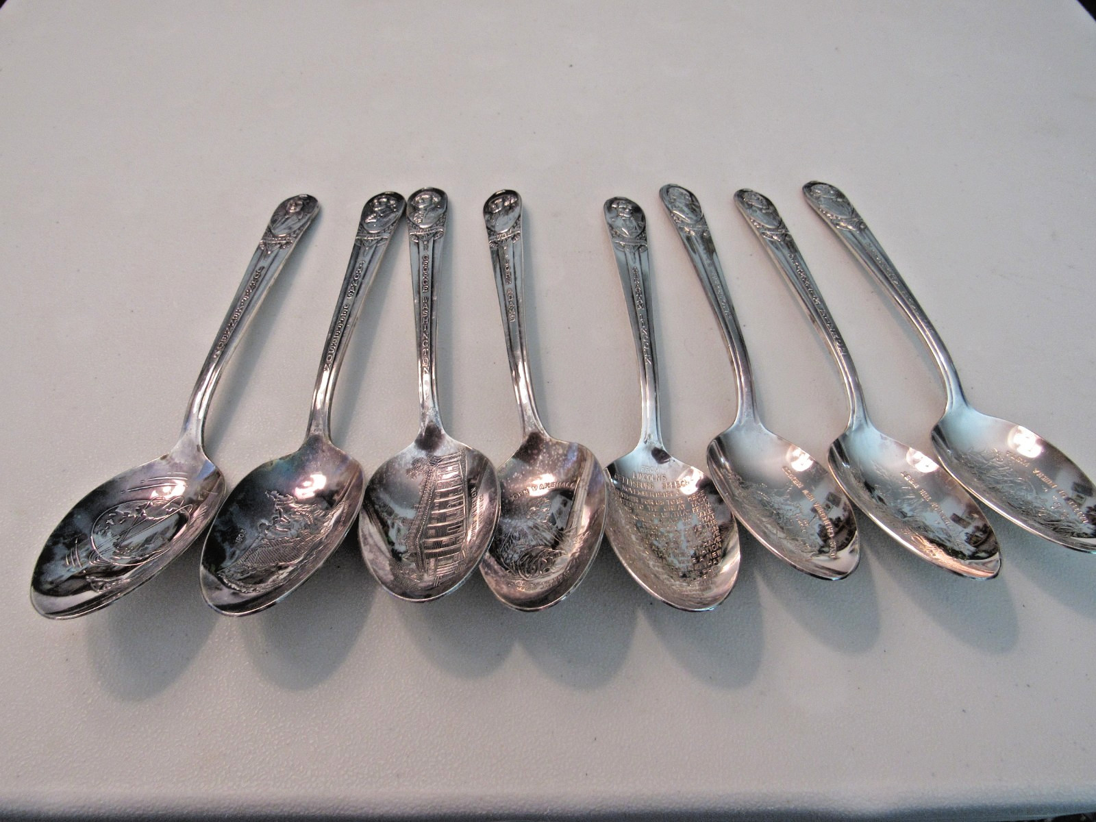 LOT OF 8 VINTAGE  WM ROGERSMFG CO IS  PRESIDENTS SILVER PLATE SPOONS