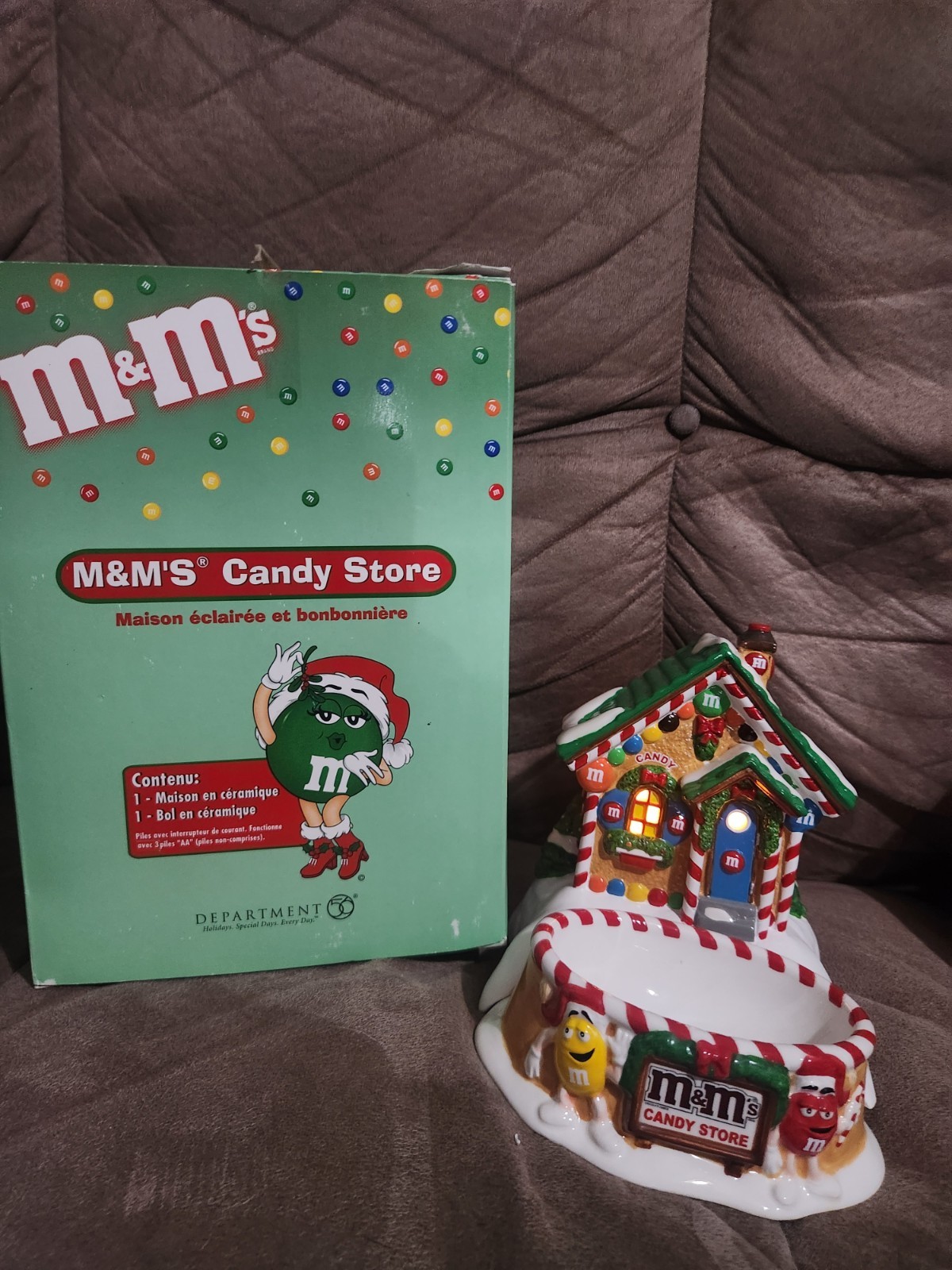 Vintage Dept 56 M&M\'s Candy Store Lighted Christmas House & Candy Dish Set 2004 Vintage Dept 56 M&M\'s Candy Store Lighted Christmas House & Candy Dish Set 2004