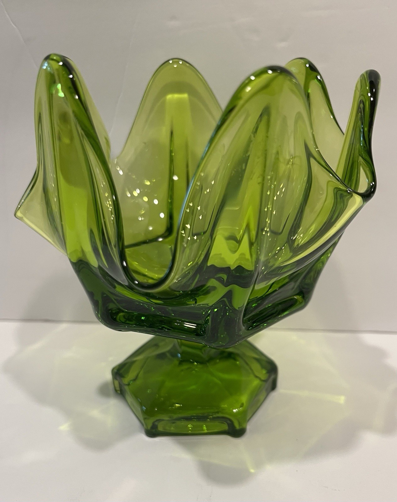 5.5” Vintage VIKING GREEN SWUNG Glass CANDY DISH With HEXAGON PEDESTAL BASE