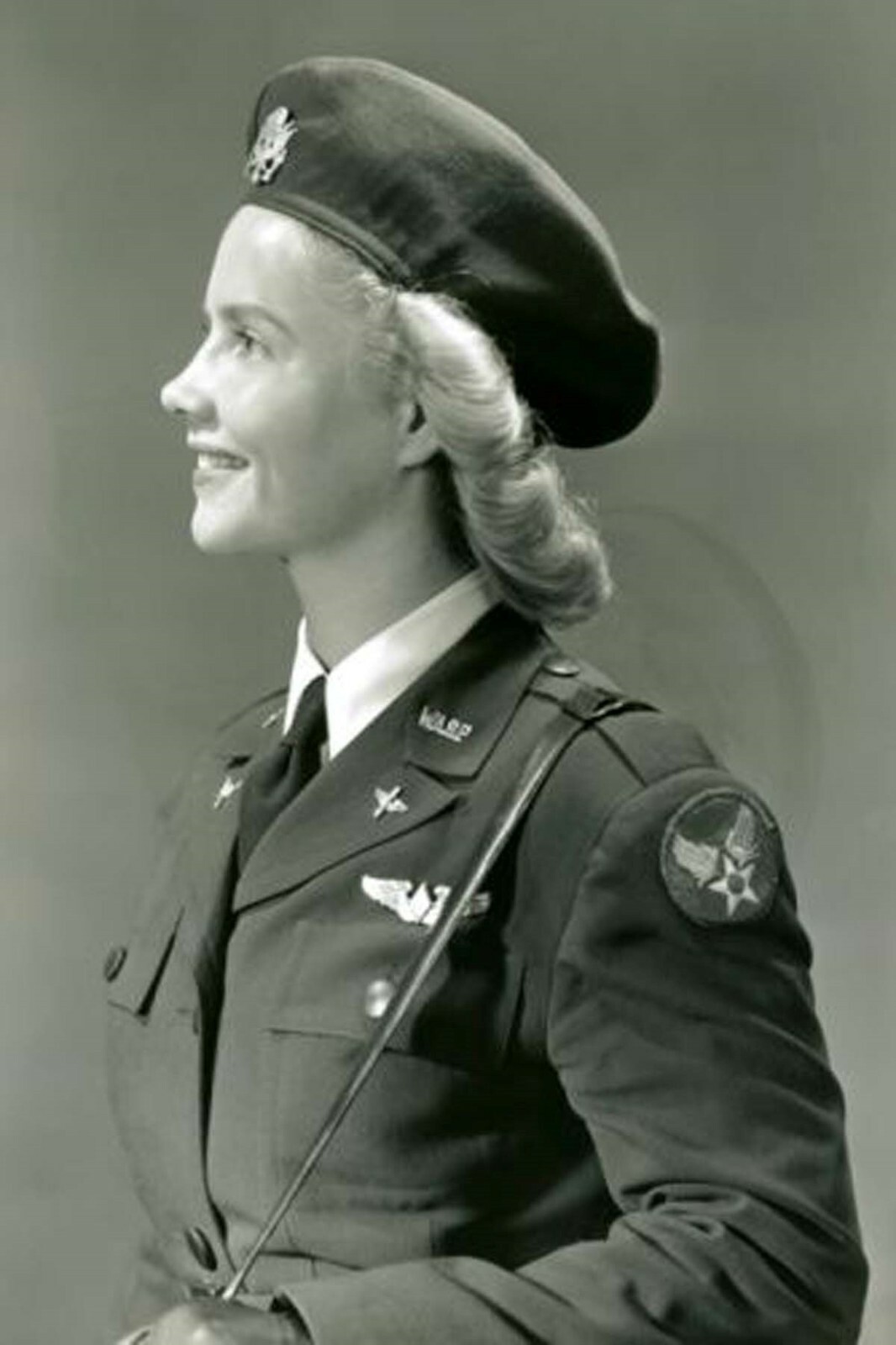 beautiful girl in military uniform WW2 Photo Glossy 4*6 in A001