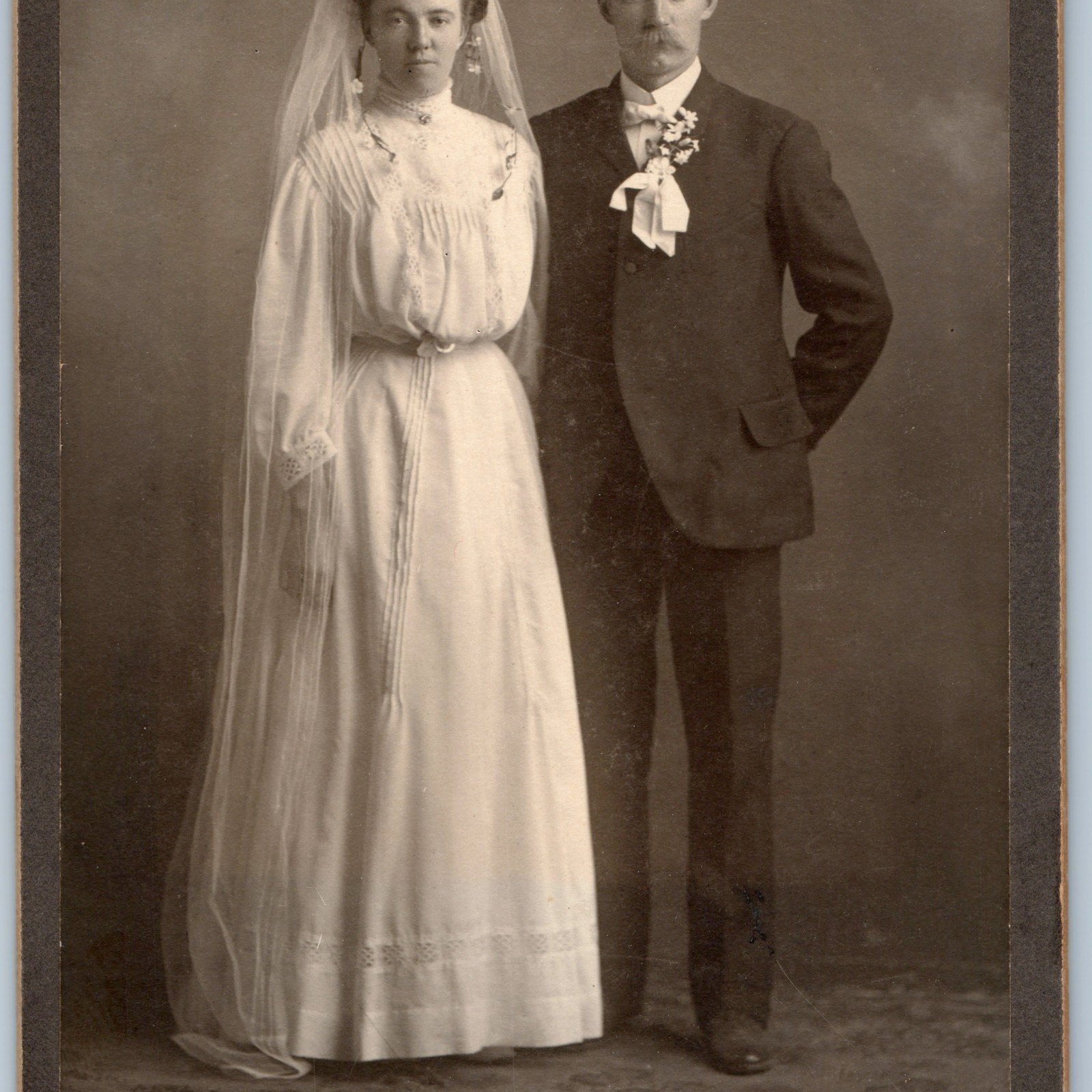 c1900s Waverly, Iowa Wedding Cabinet Card Photo Bride Groom Reinecke Studio Vtg