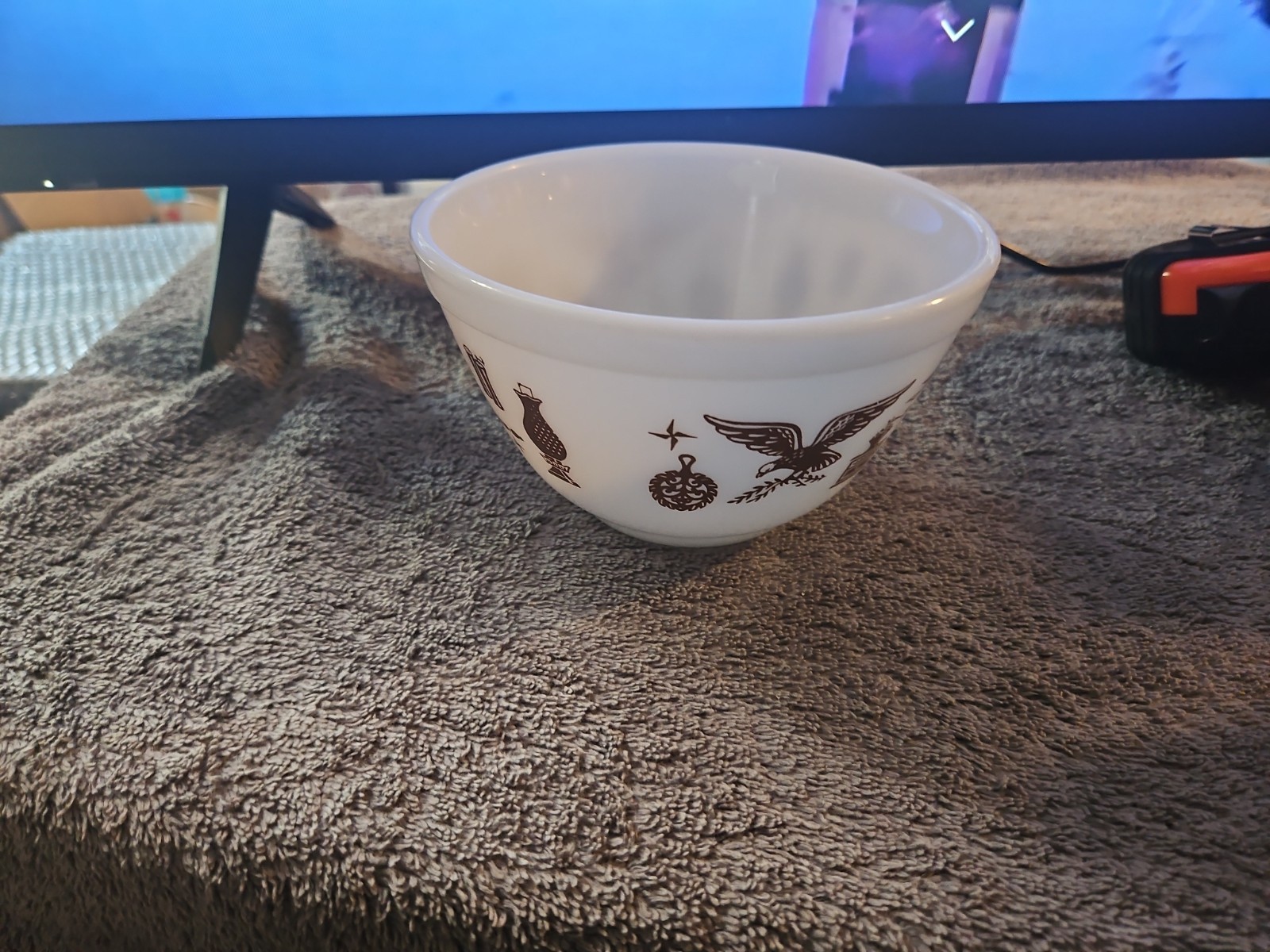 Pyrex Early American 401 Bowl, Pyrex 1.5 Pint Bowl, Pyrex Mixing Bowl, 1960s