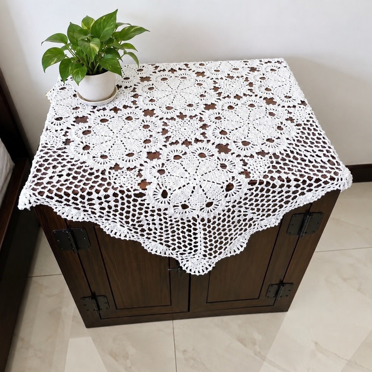 20in White Vintage Hand Crochet Lace Doily Square Table Cover Flower Tablecloth