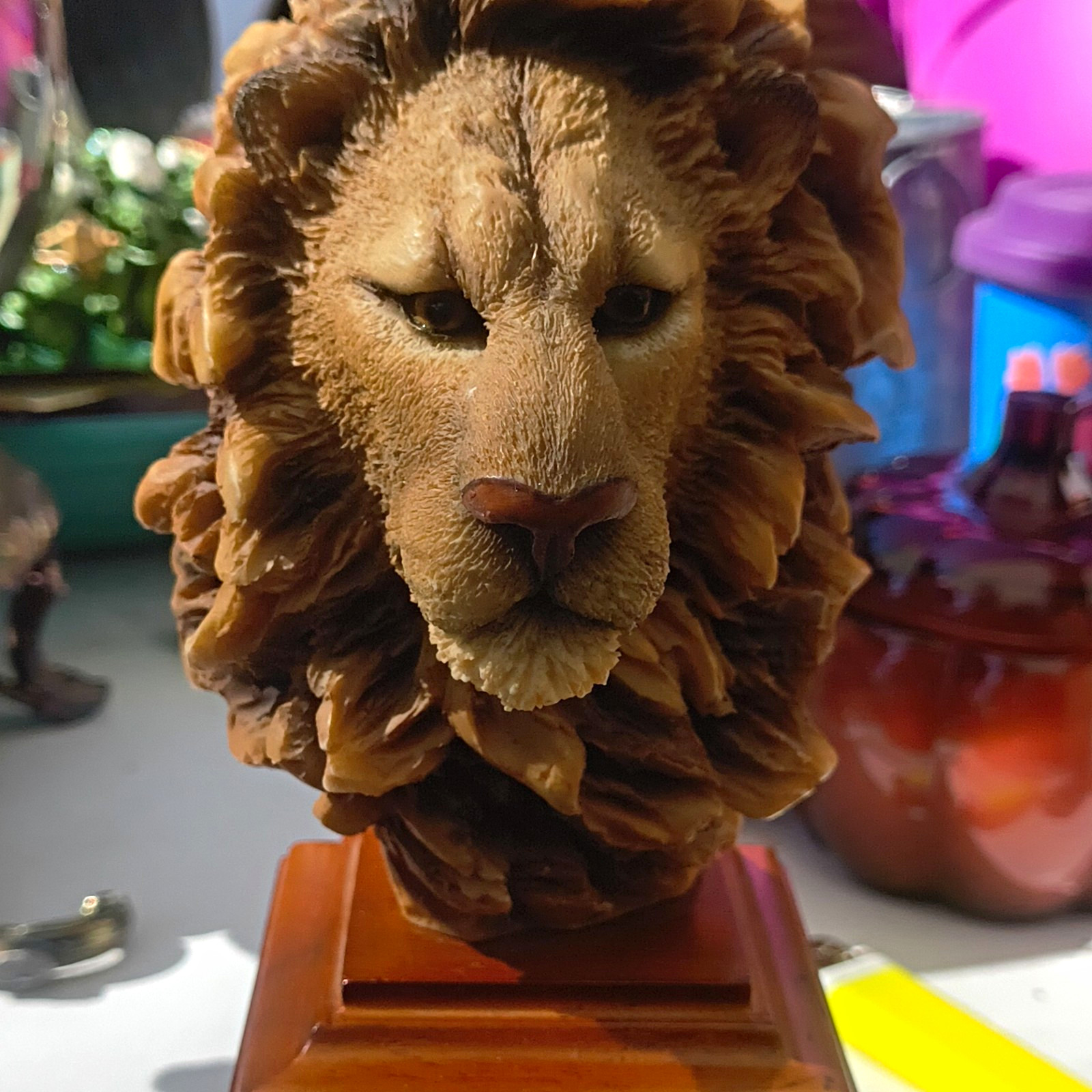 MCS D. Morales Signed 2000 Lion Head Bust Sculpture Resin on Wood Base- damaged