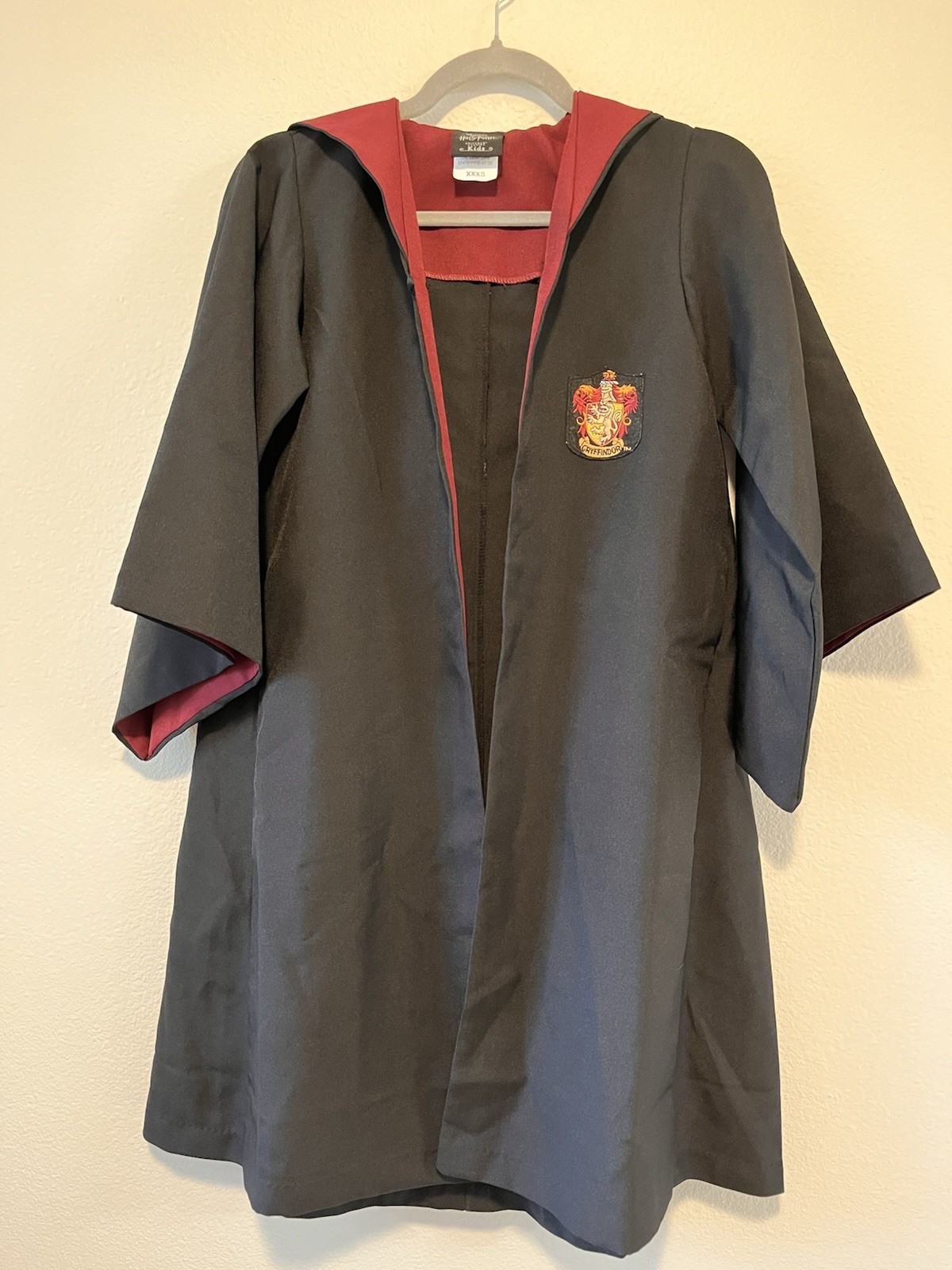 Official Universal Studios Wizarding World Harry Potter Gryffindor - Size XXXS Official Universal Studios Wizarding World Harry Potter Gryffindor - Size XXXS