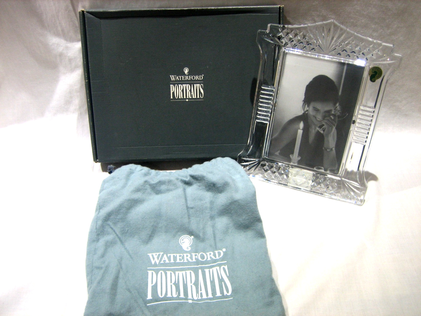Waterford Crystal Picture Frame (4”x6”)Abbeville in Original Box and Pouch Waterford Crystal Picture Frame (4”x6”)Abbeville in Original Box and Pouch