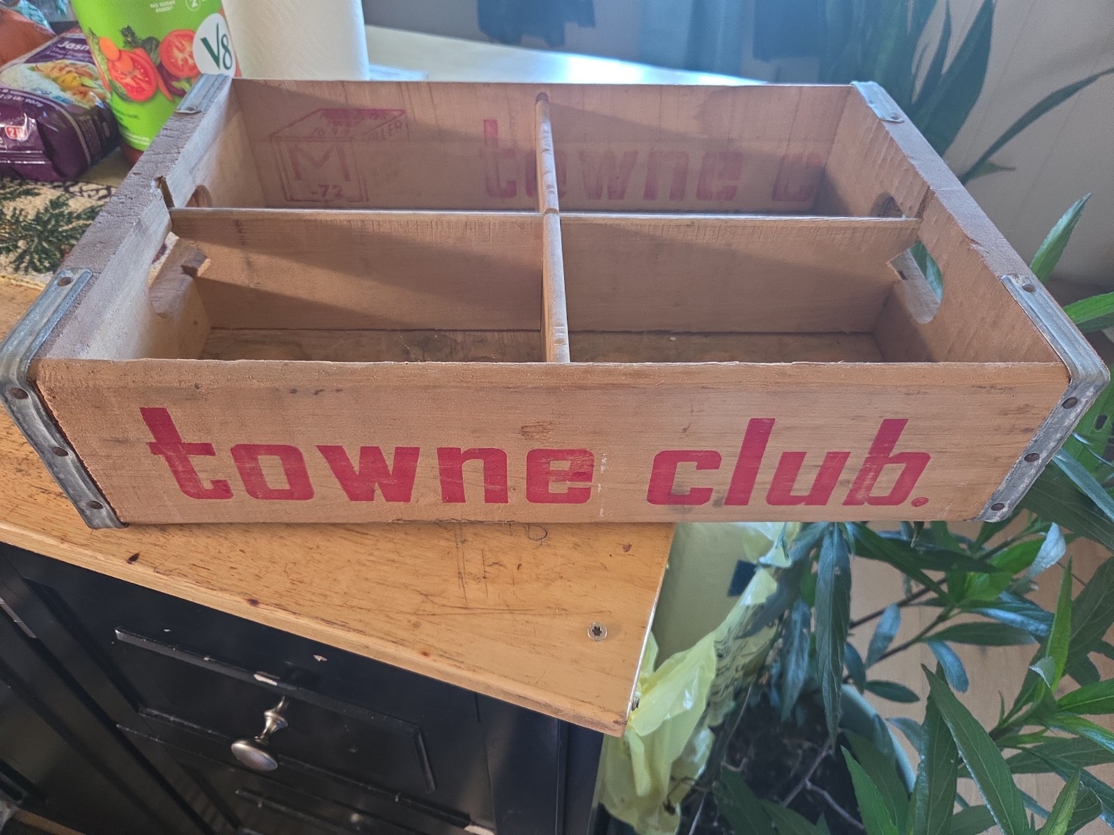 **Pristine** Vintage Towne Club Beverages Soda Pop Wooden Carrier Crate Case
