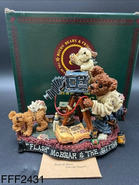 1995 Boyds Bearstone Flash McBear and The Sitting, Style#227721, 1st Edition