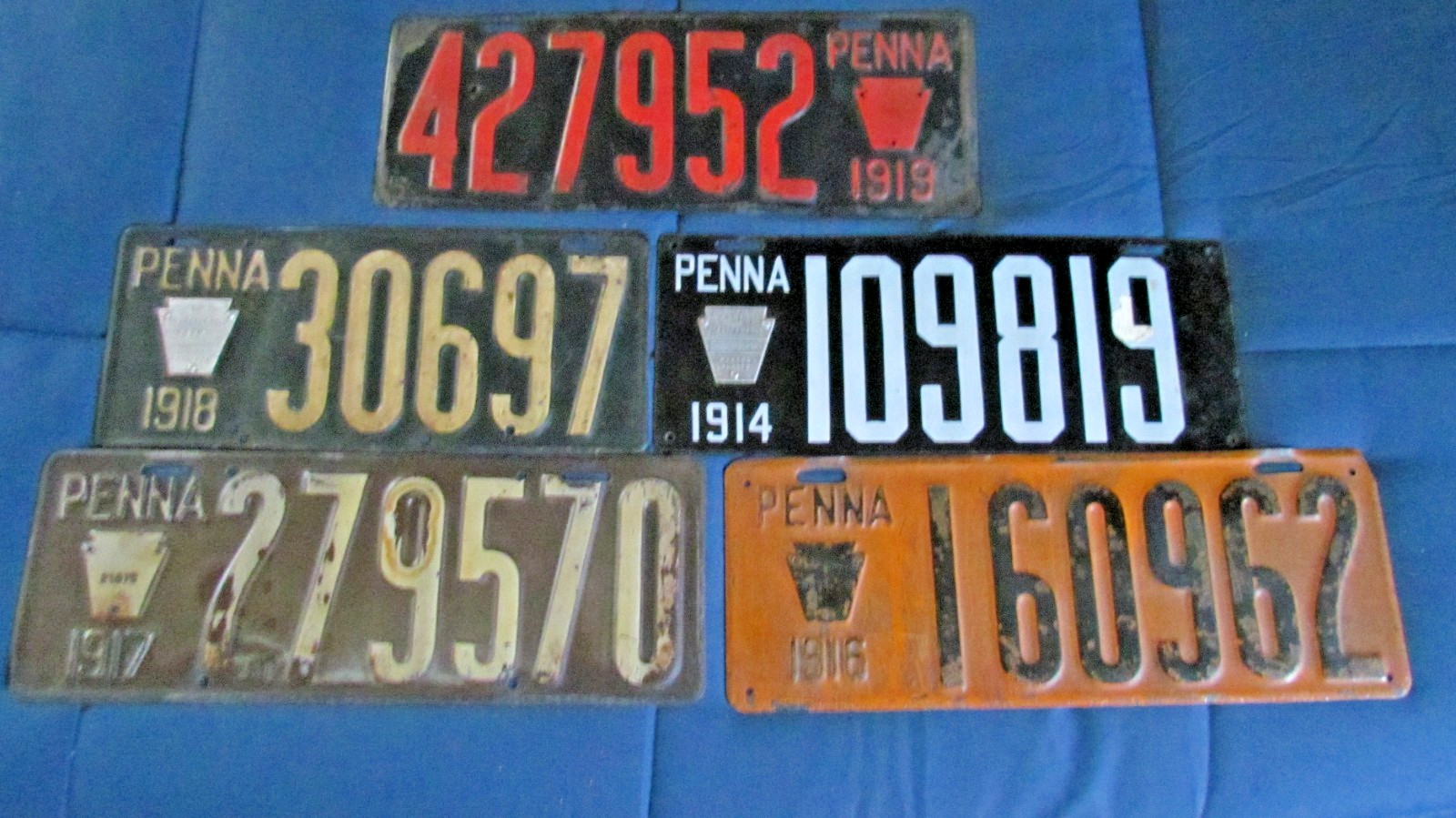 FIVE VINTAGE ORIGINAL PENNSYLVANIA LICENCE PLATES