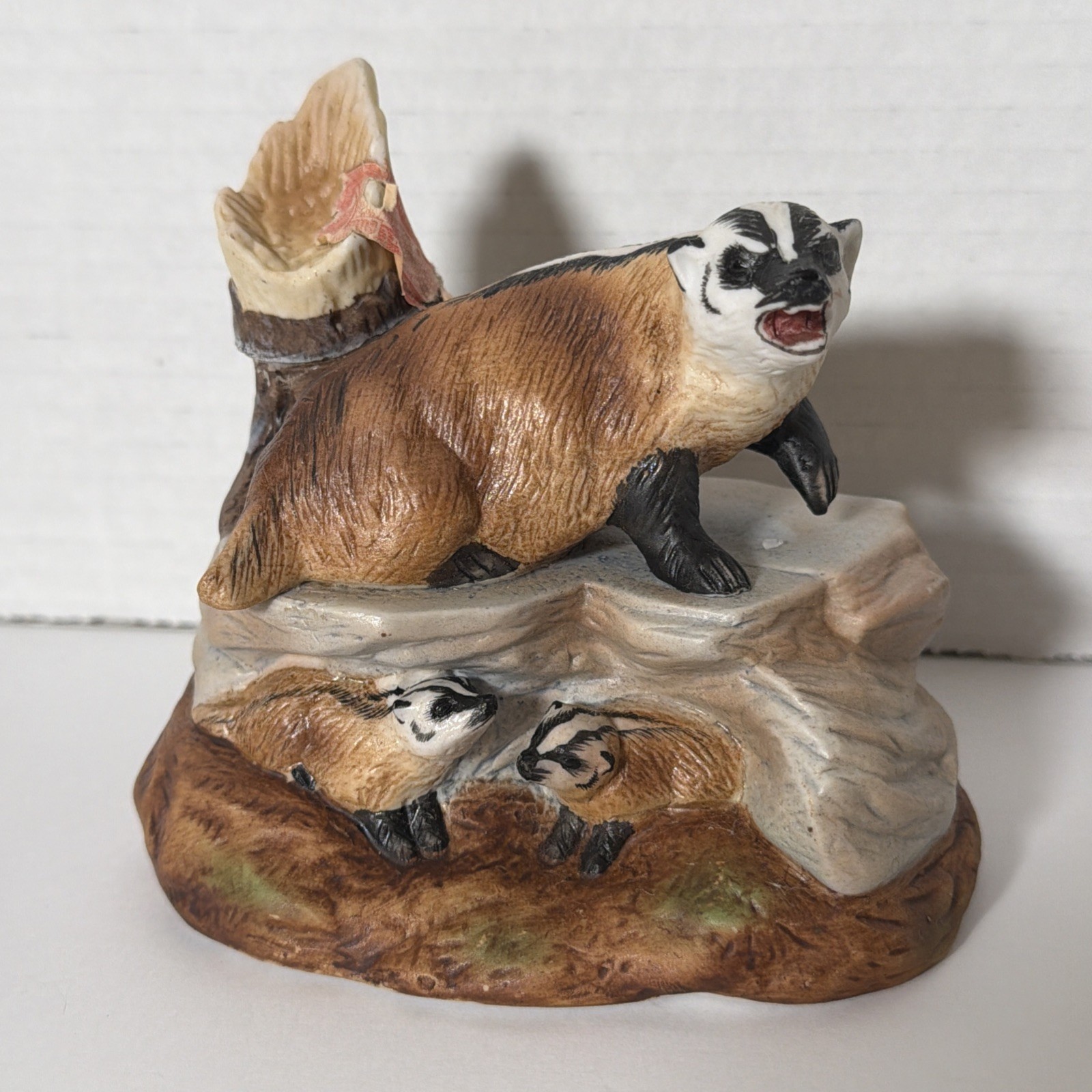 VINTAGE 1980 SKI COUNTRY BADGER FAMILY 50 ml MINI-DECANTER