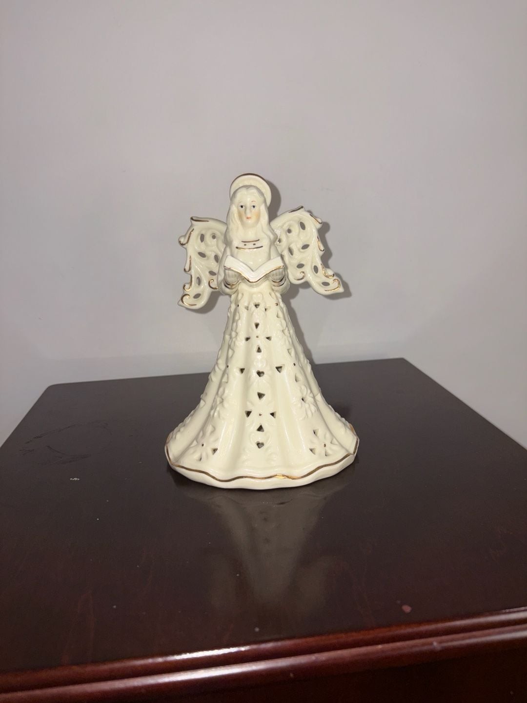 Vintage Dolgencorp Ivory Porcelain Filigree Angel Figurine with Gold Trim Holdin