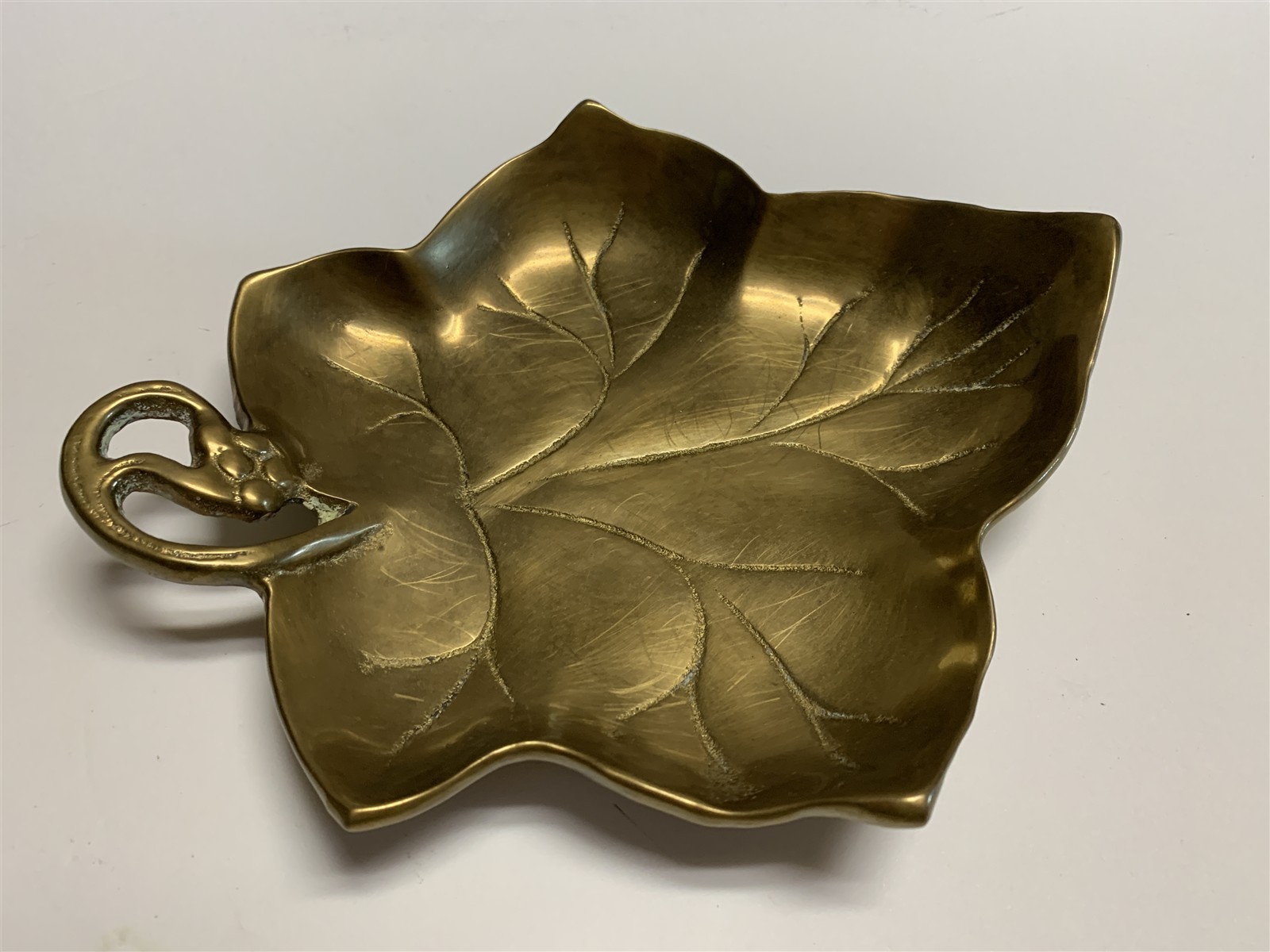 Vtg Solid Heavy Brass Leaf Dish Trinket Tray 7 x 8 1/2 Vtg Solid Heavy Brass Leaf Dish Trinket Tray 7 x 8 1/2
