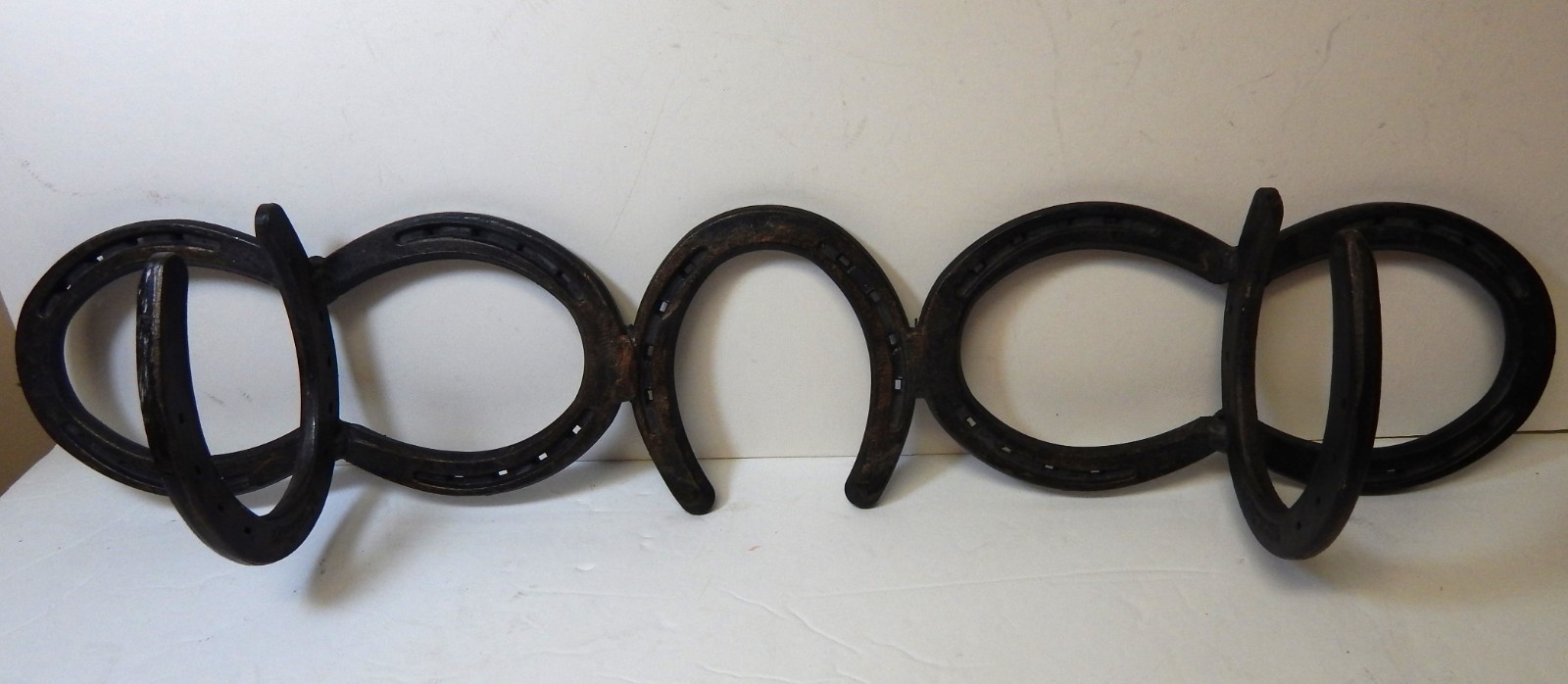 WESTERN Cowboy COAT Hat Rack Wall Mounted 2 Forged Cast Iron HORSEShoe Hooks WESTERN Cowboy COAT Hat Rack Wall Mounted 2 Forged Cast Iron HORSEShoe Hooks
