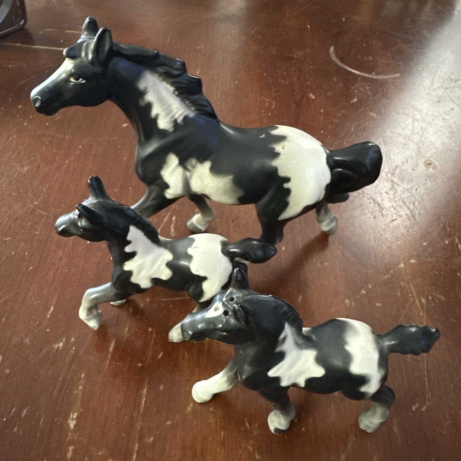 Vintage Victoria Ceramics Horse mare and two foal Figurines Black and White Vintage Victoria Ceramics Horse mare and two foal Figurines Black and White