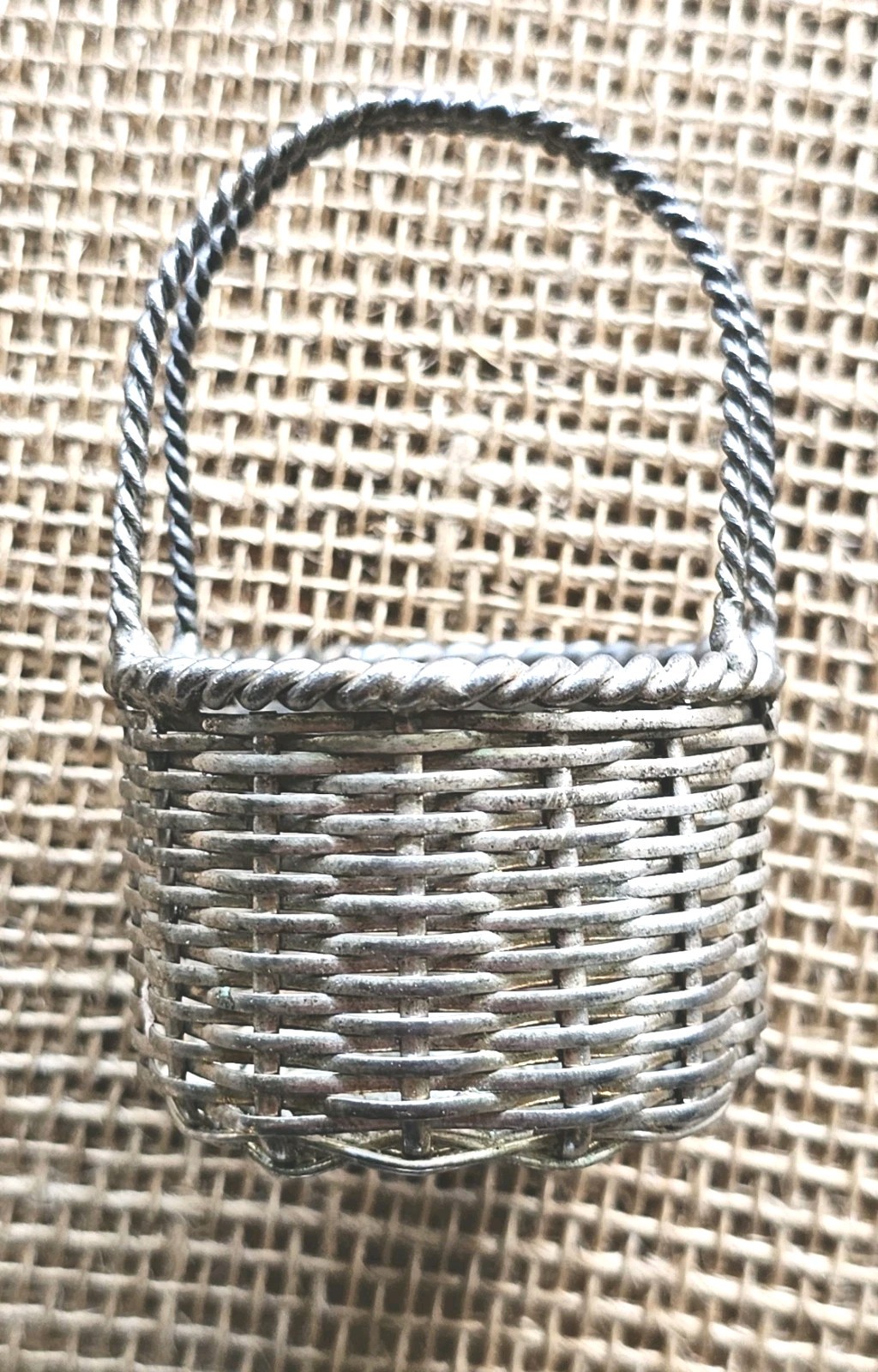 Minature Silverplated Woven Round Wire Backet 3\