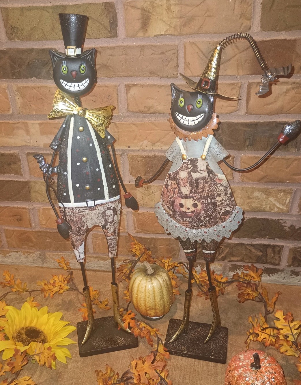Halloween Folk Art Metal Whimsical  Cat Pair 22