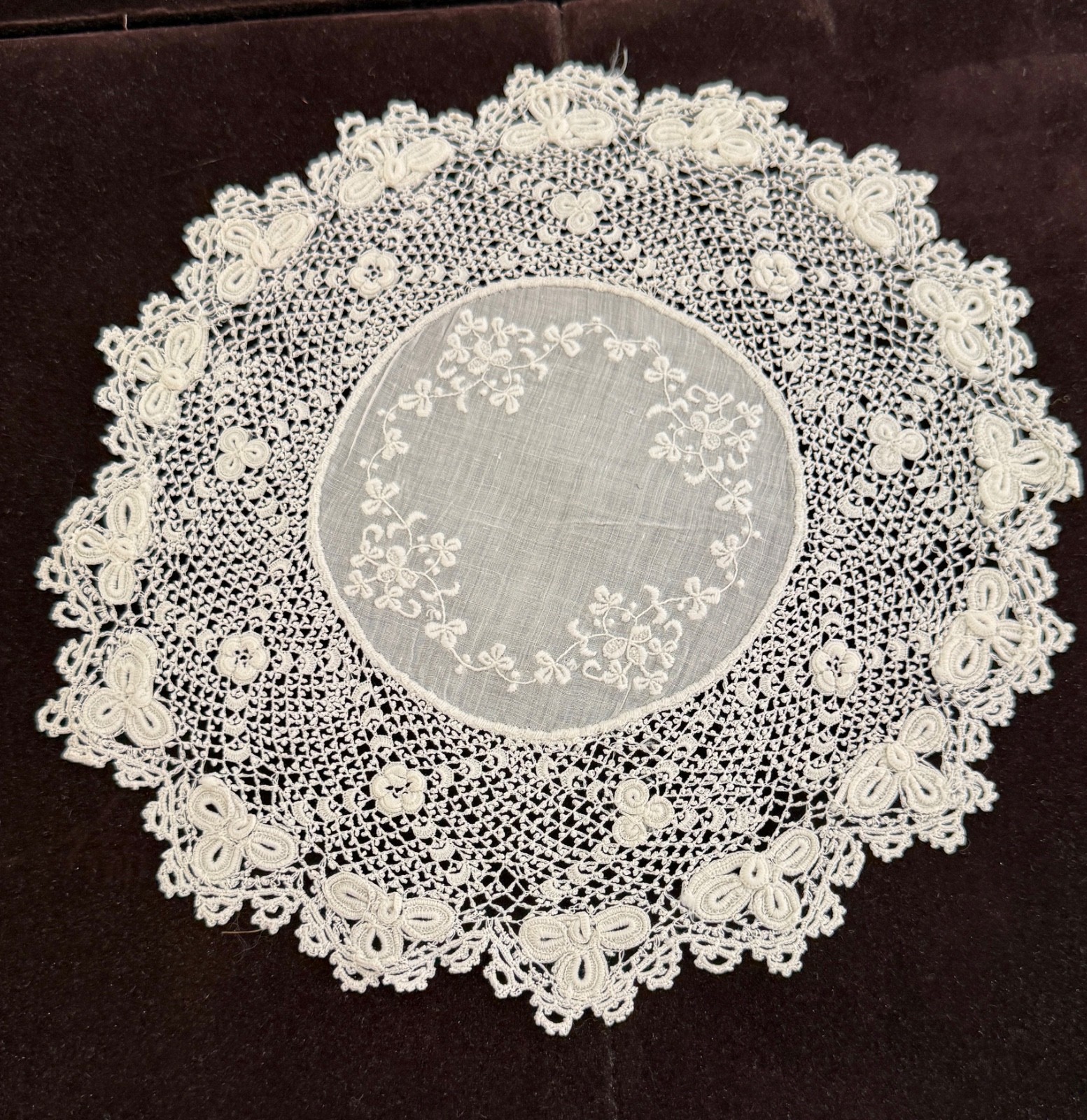 12 Vintage Handmade Irish Crochet Placemats Doilies B377