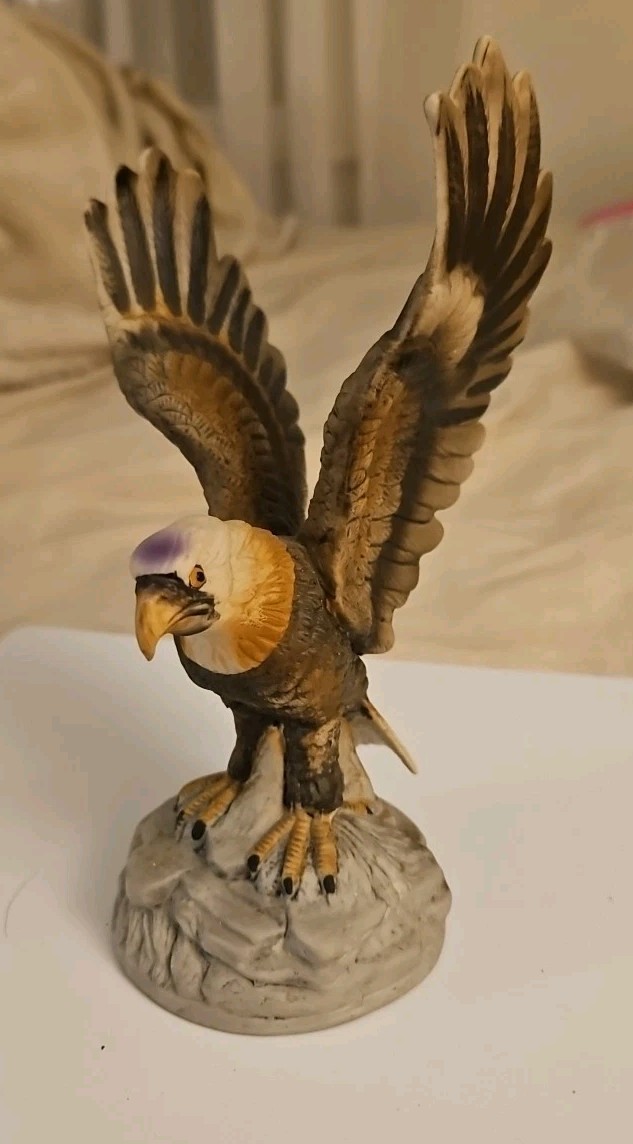 Vintage Royal Crown Bisque Bald Eagle / #8/82 /  (471)