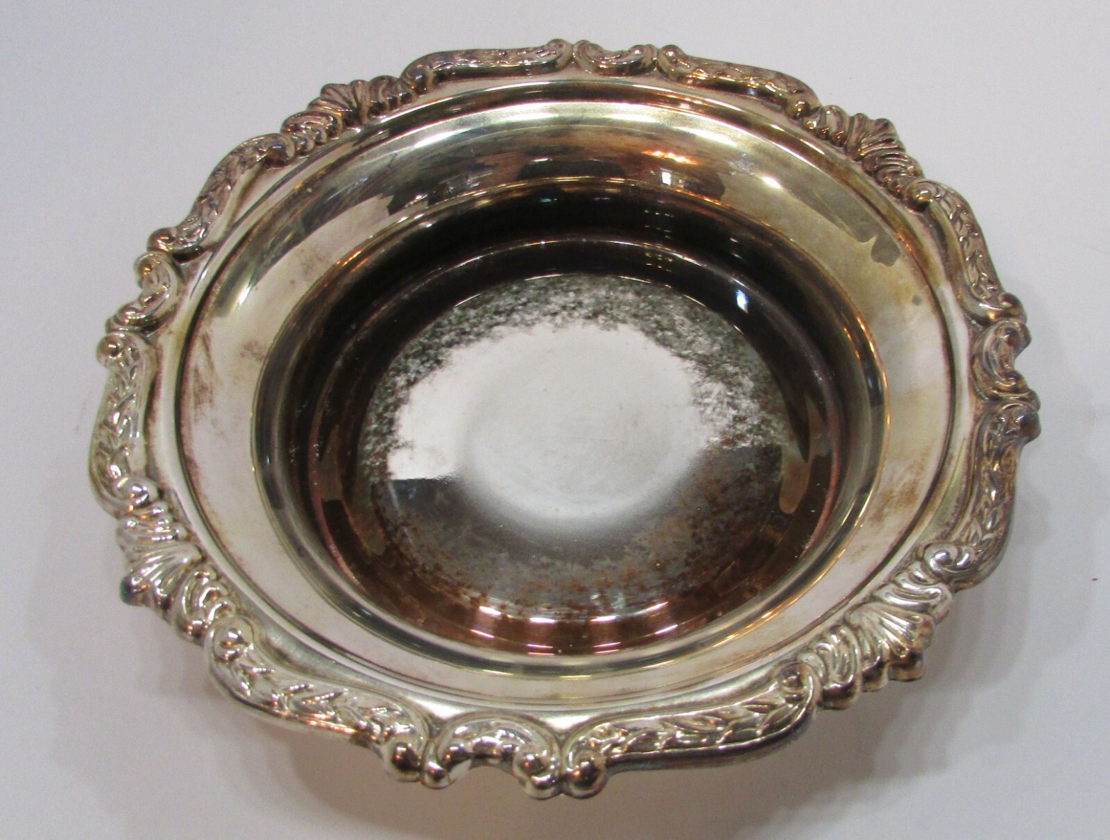 Vintage Sheridan Tauton Silverplate Ltd Lion Logo 2x8 Scrolled Rim Serving Bowl Vintage Sheridan Tauton Silverplate Ltd Lion Logo 2x8 Scrolled Rim Serving Bowl