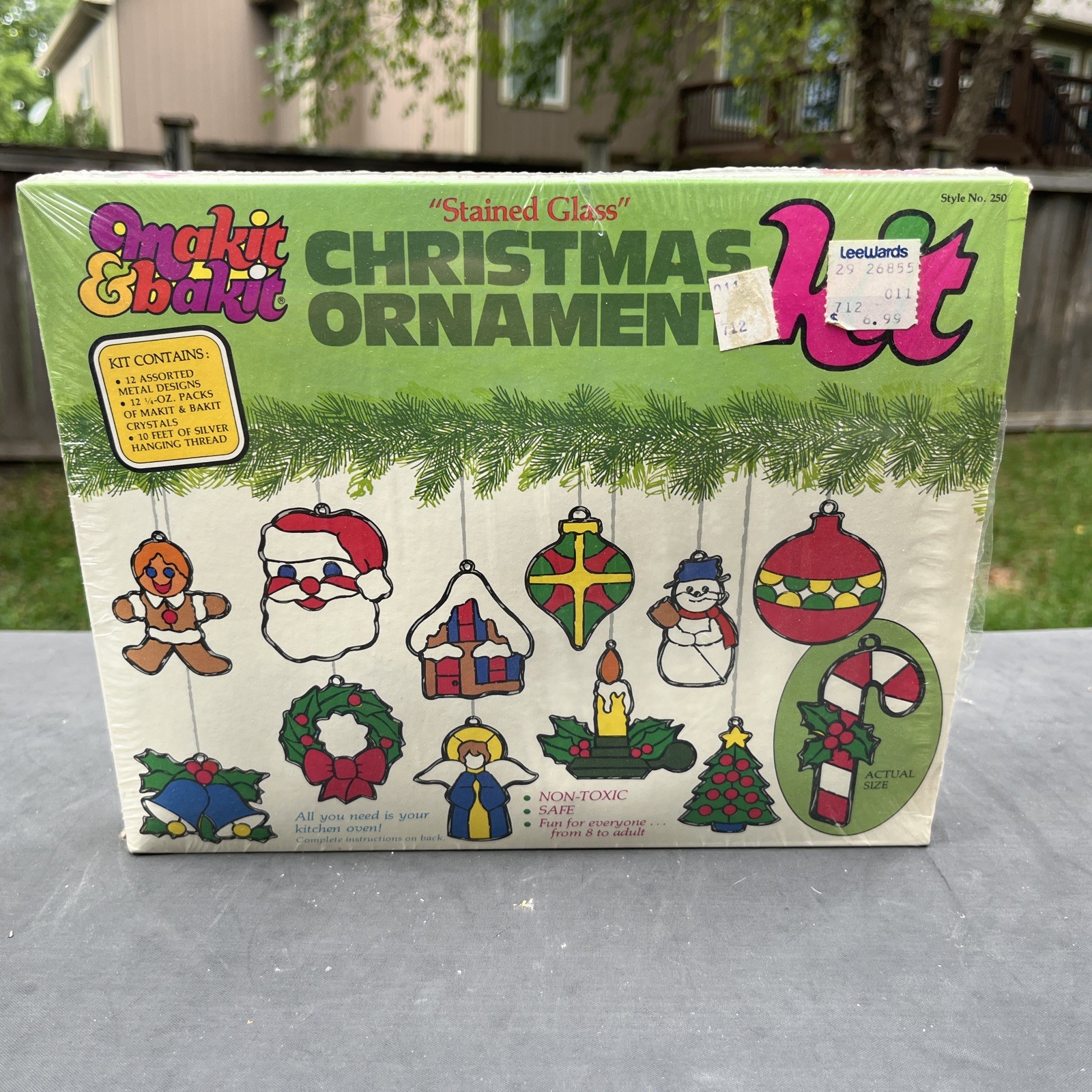 new sealed Makit & Bakit Christmas Ornaments kit