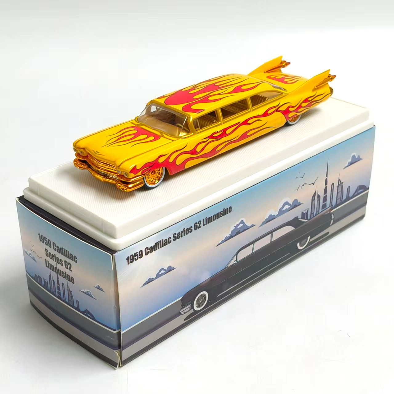 Rare 1:64 '59 Stretch Limo Series 62 Yellow Diecast Miniature Model Rare 1:64 '59 Stretch Limo Series 62 Yellow Diecast Miniature Model