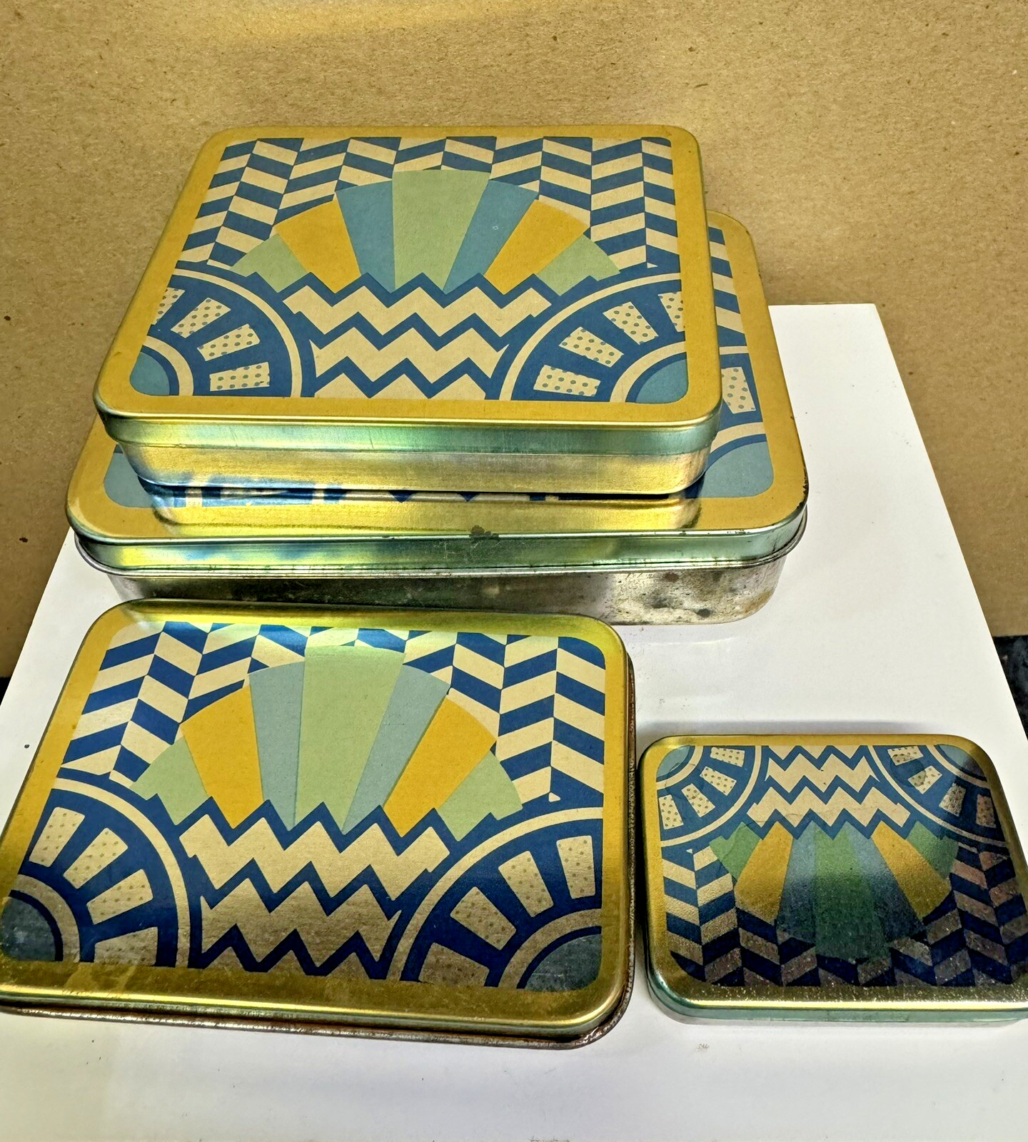 ANTIQUE ART DECO SET OF 4 TIN HINGED TIN BOX UNUSED STARWBERRY KINGDOMS ENGLAND
