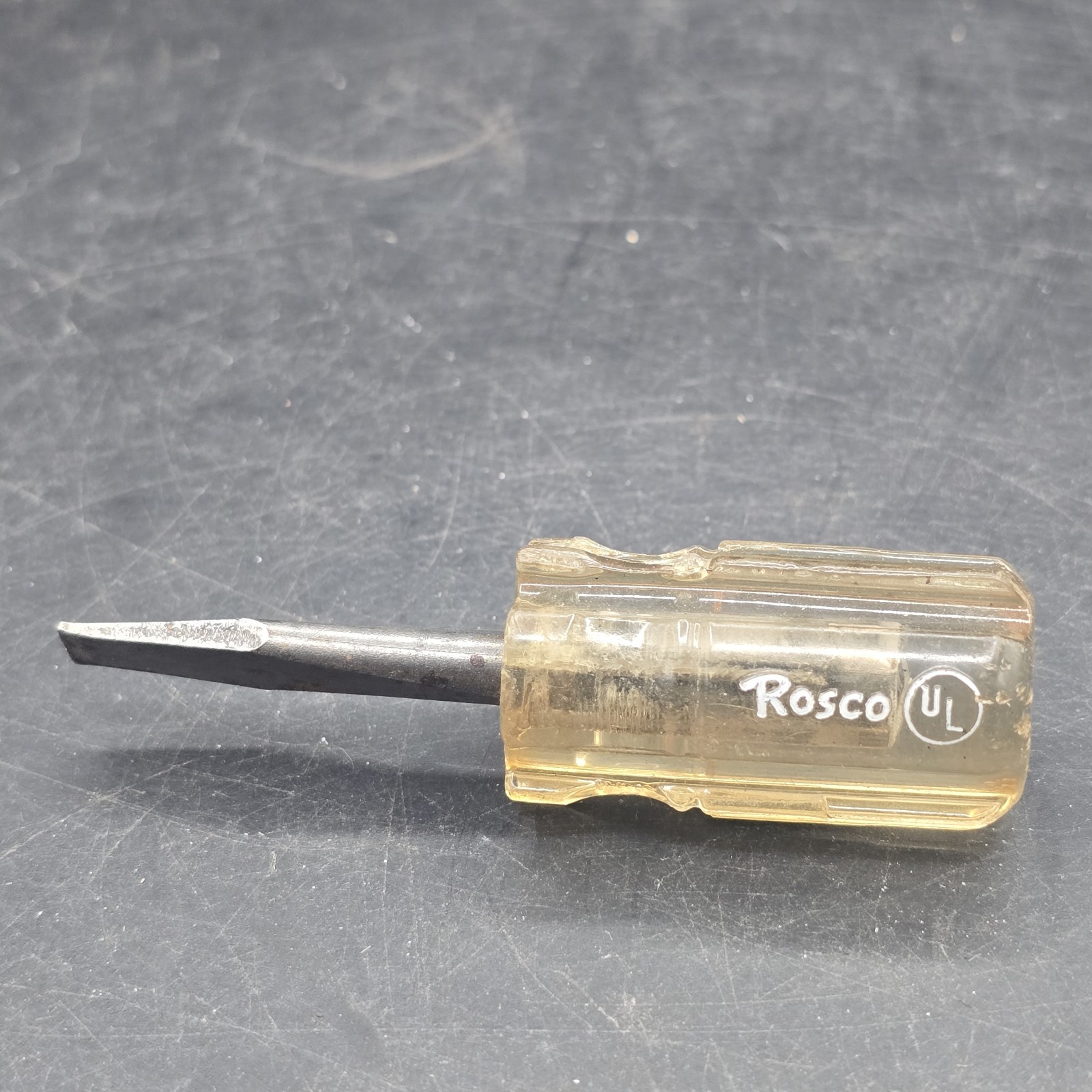 VINTAGE ROSCO STUBBY SLOTTED SCREWDRIVER