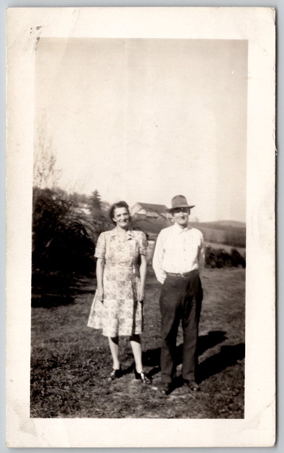 Couple 1940s 1950s Snapshot Photograph Tennessee Rural Americana Names